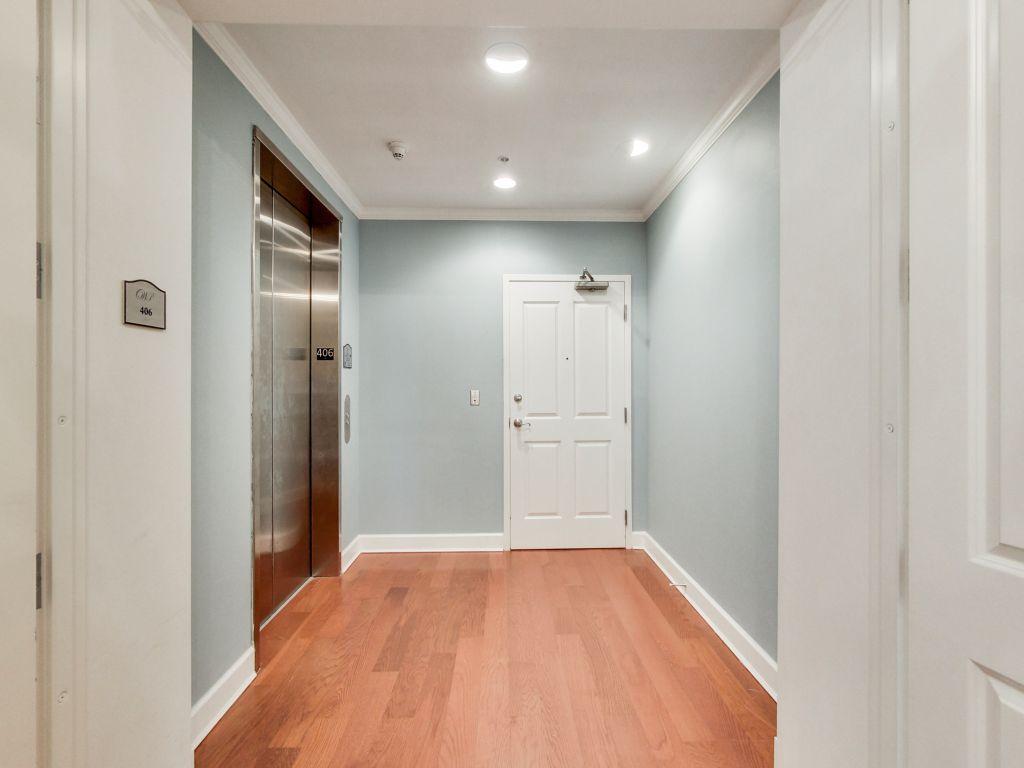 ONE WATER PLACE AT KELLY PLANTATION - Residential