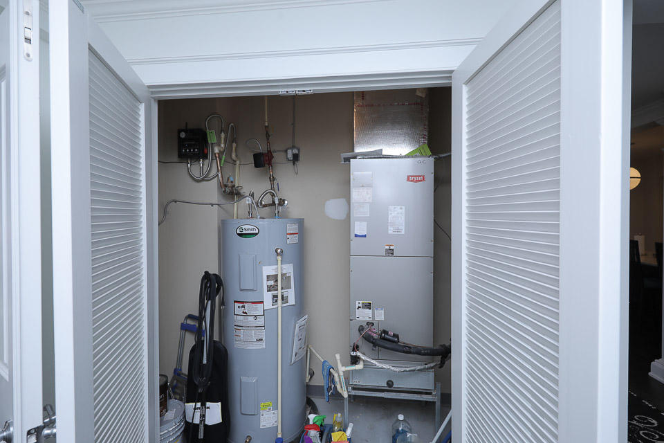 ONE WATER PLACE AT KELLY PLANTATION - Residential