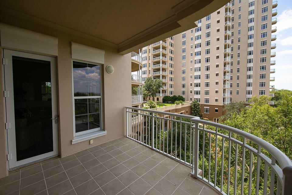 ONE WATER PLACE AT KELLY PLANTATION - Residential