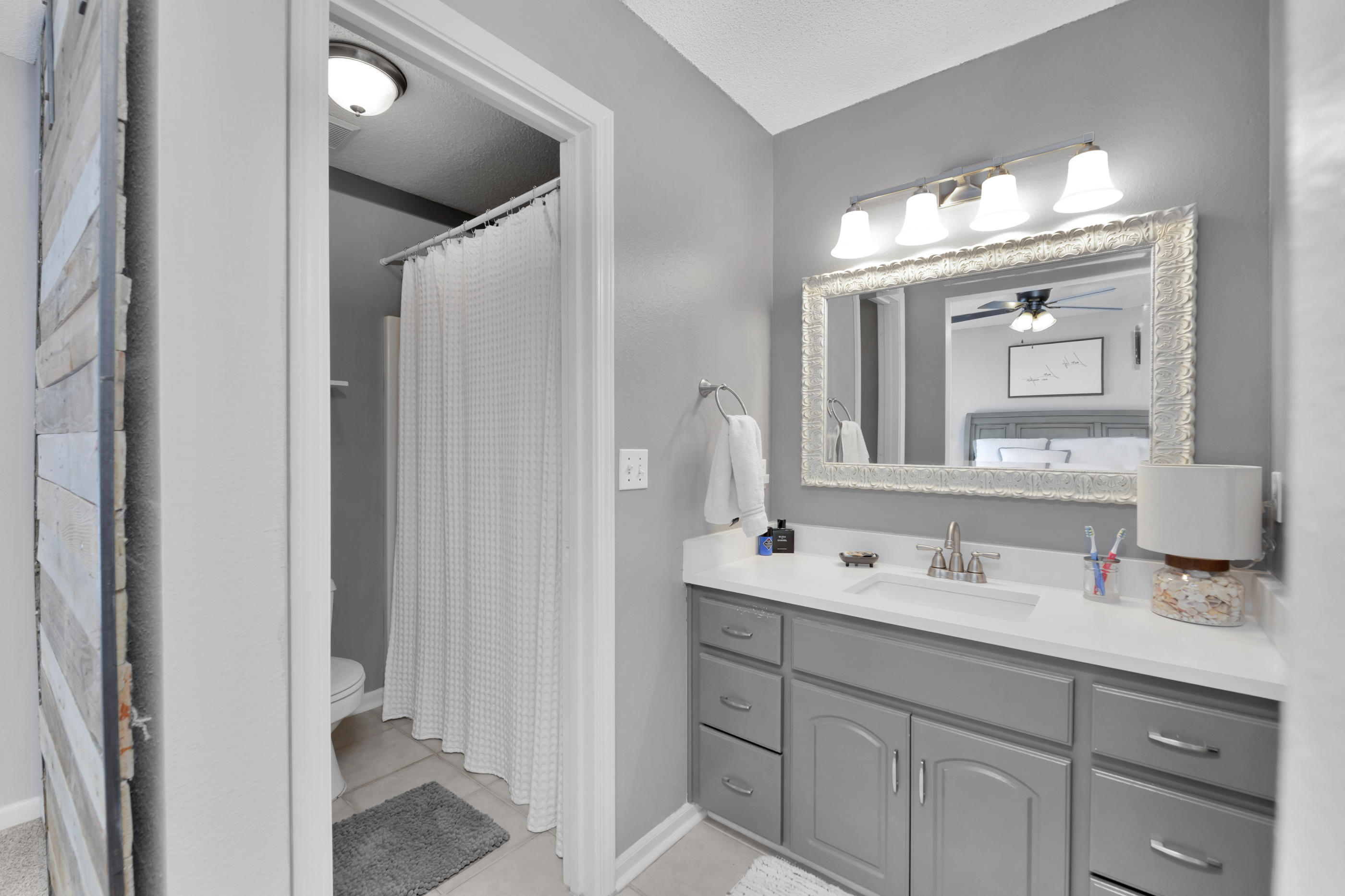 EAST BAY RIVER ESTATES 2ND ADDN - Residential