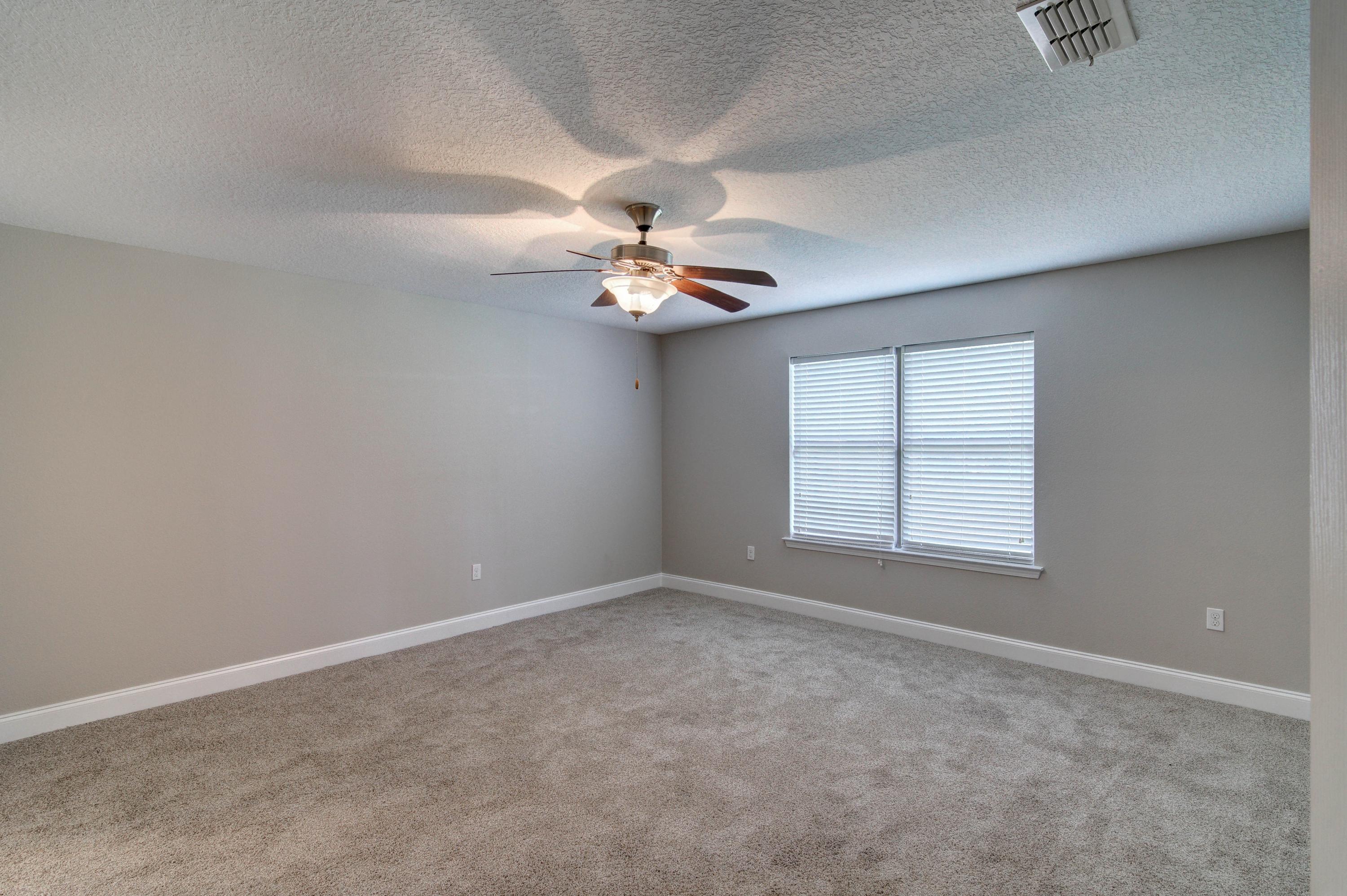 SILVER SPRINGS EST - Residential