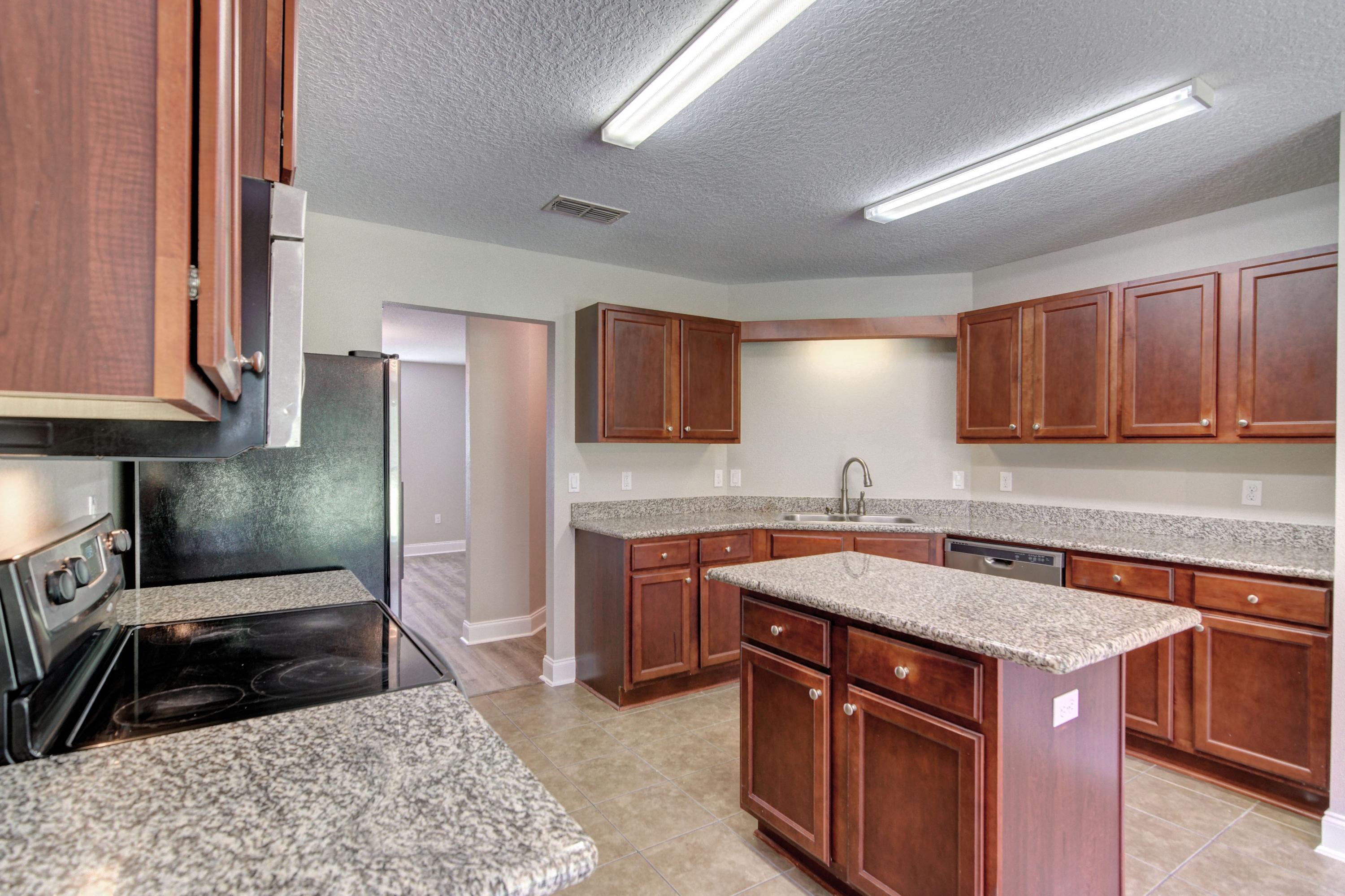 SILVER SPRINGS EST - Residential