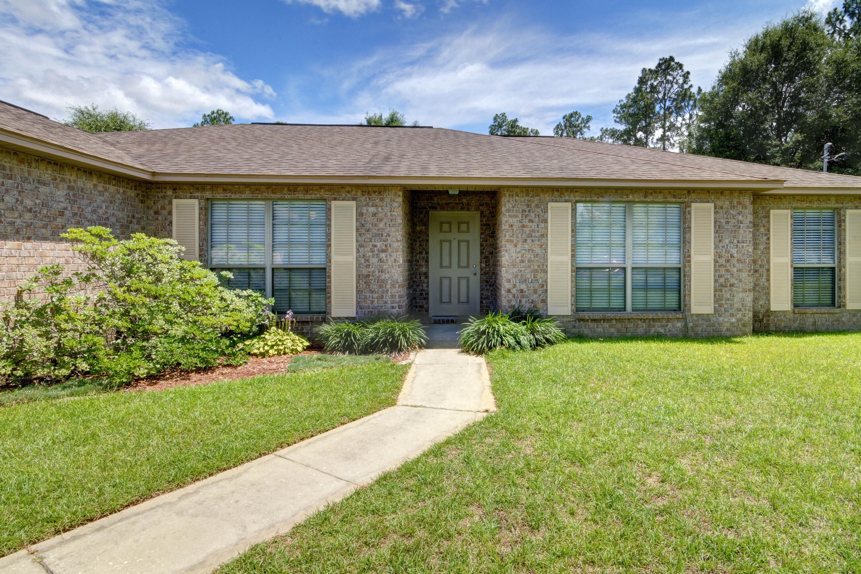 SILVER SPRINGS EST - Residential