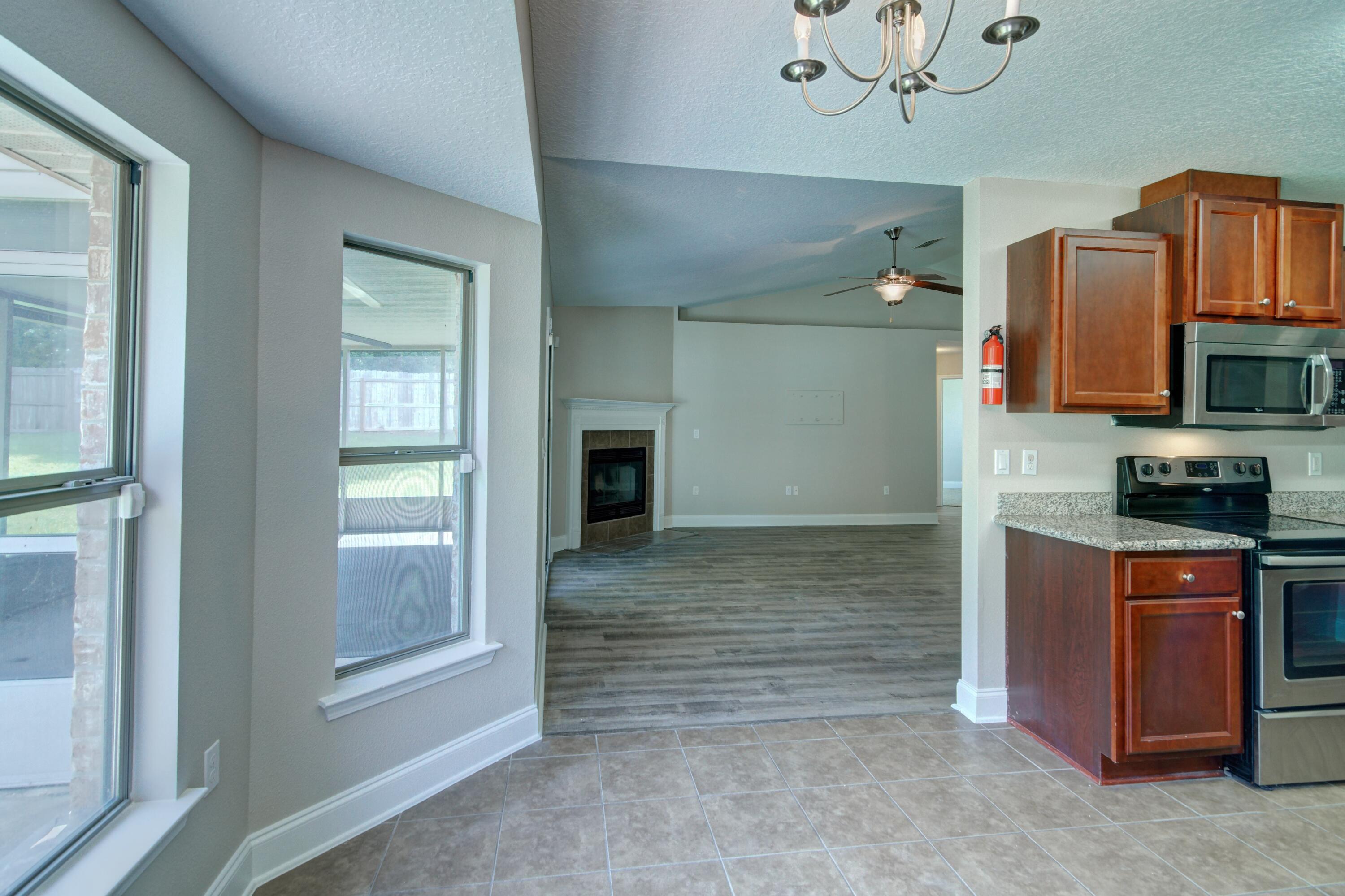 SILVER SPRINGS EST - Residential