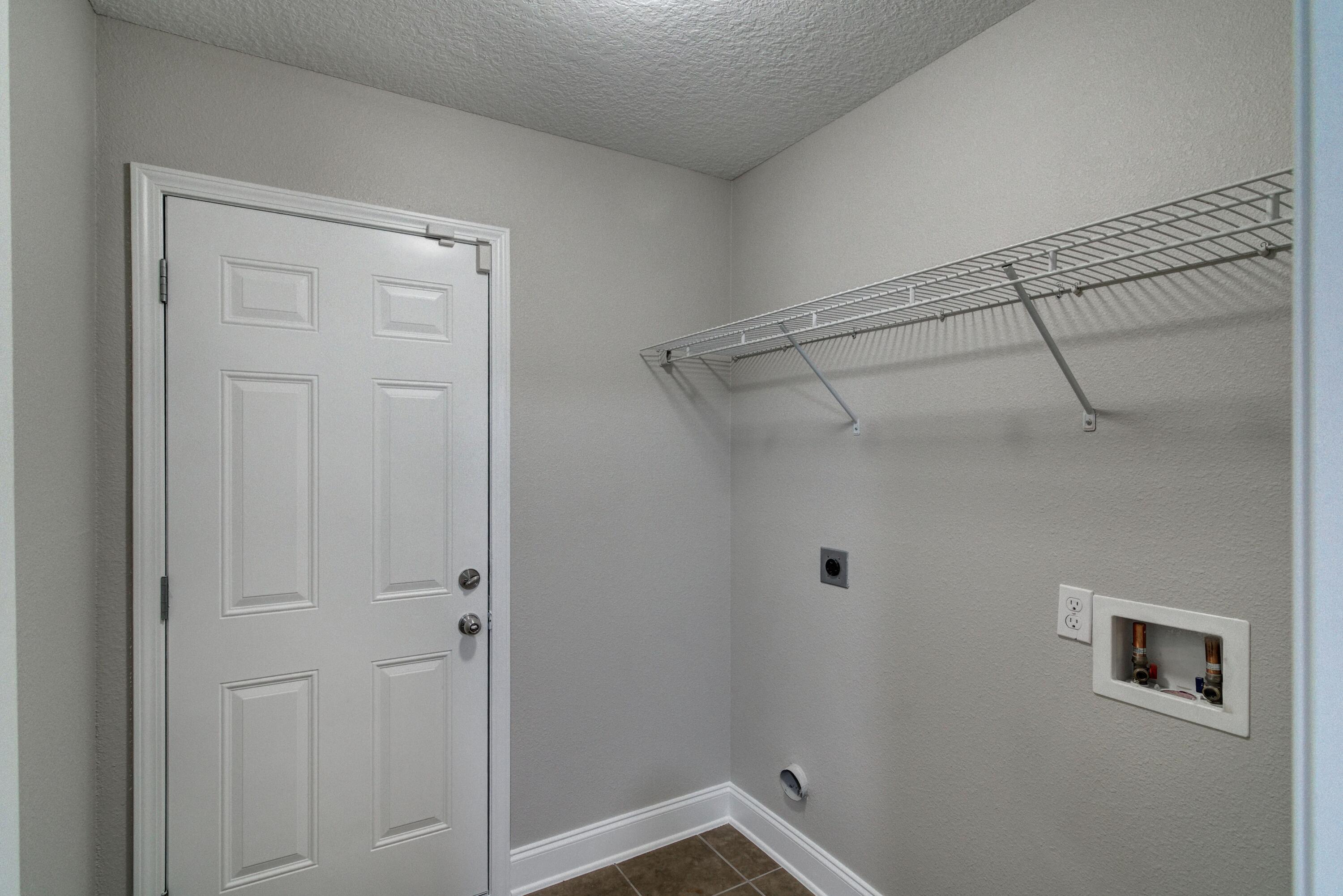 SILVER SPRINGS EST - Residential