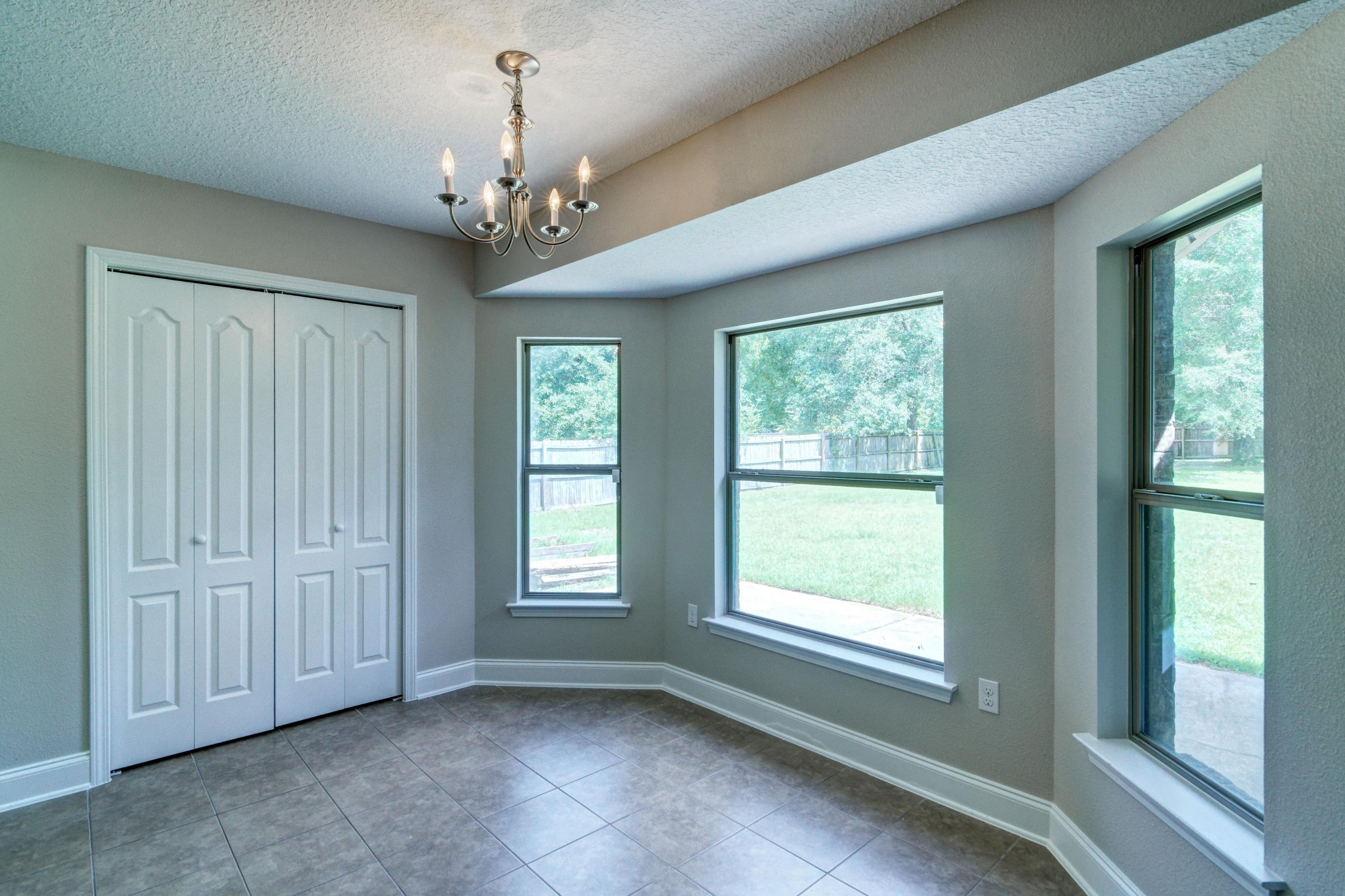 SILVER SPRINGS EST - Residential