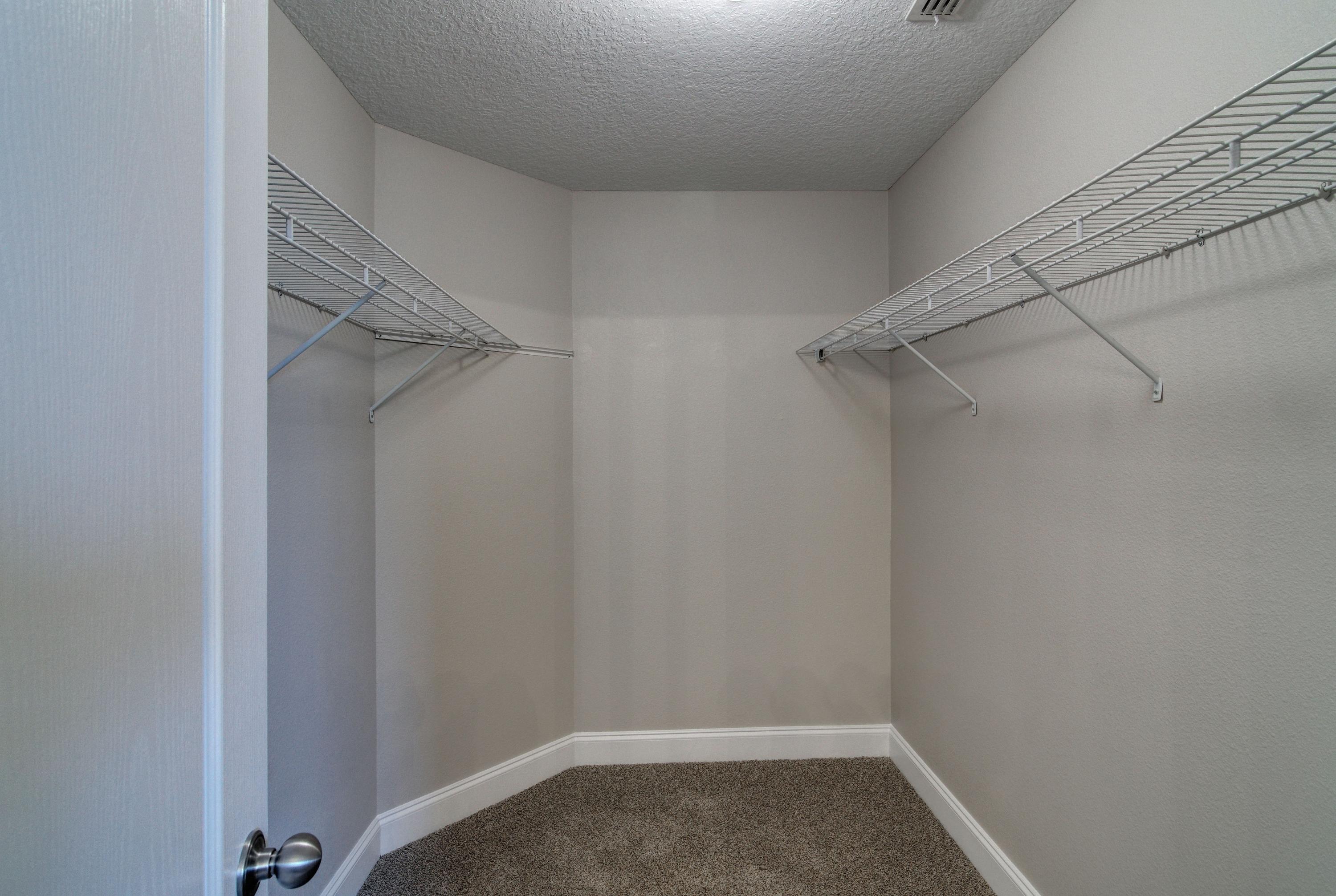 SILVER SPRINGS EST - Residential