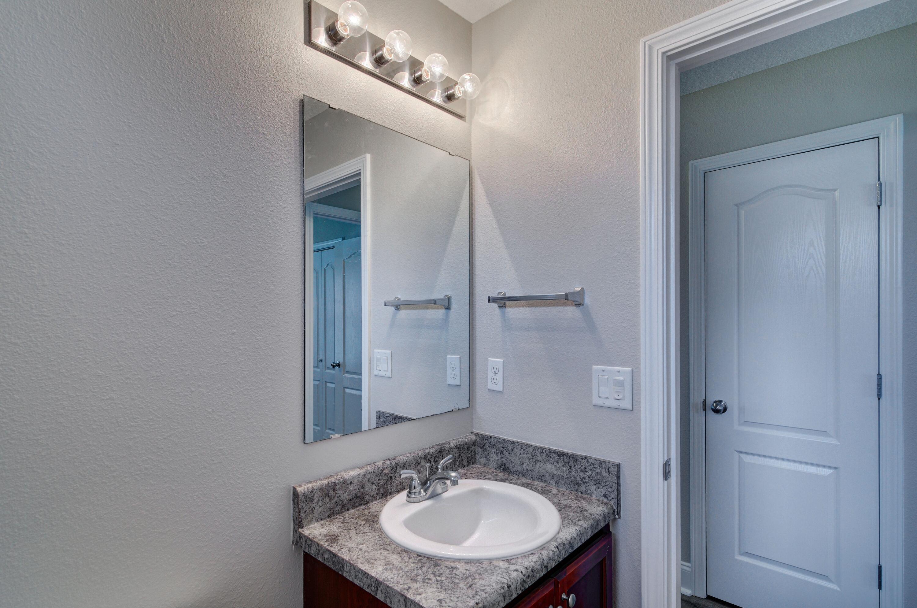 SILVER SPRINGS EST - Residential