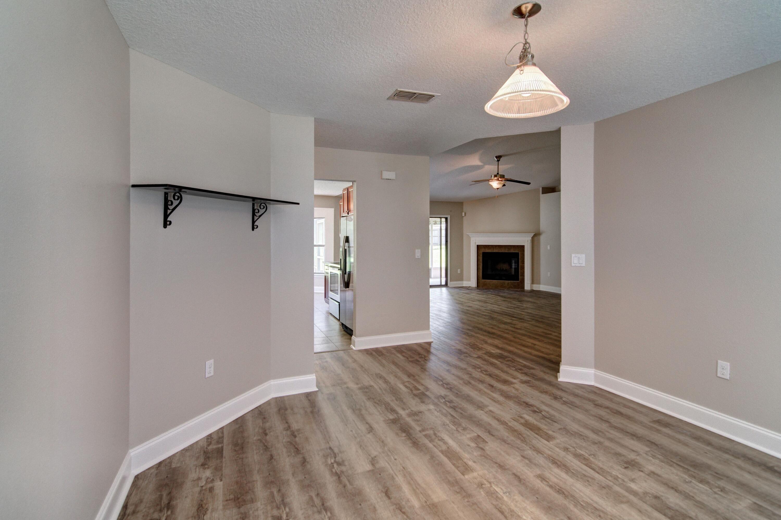 SILVER SPRINGS EST - Residential