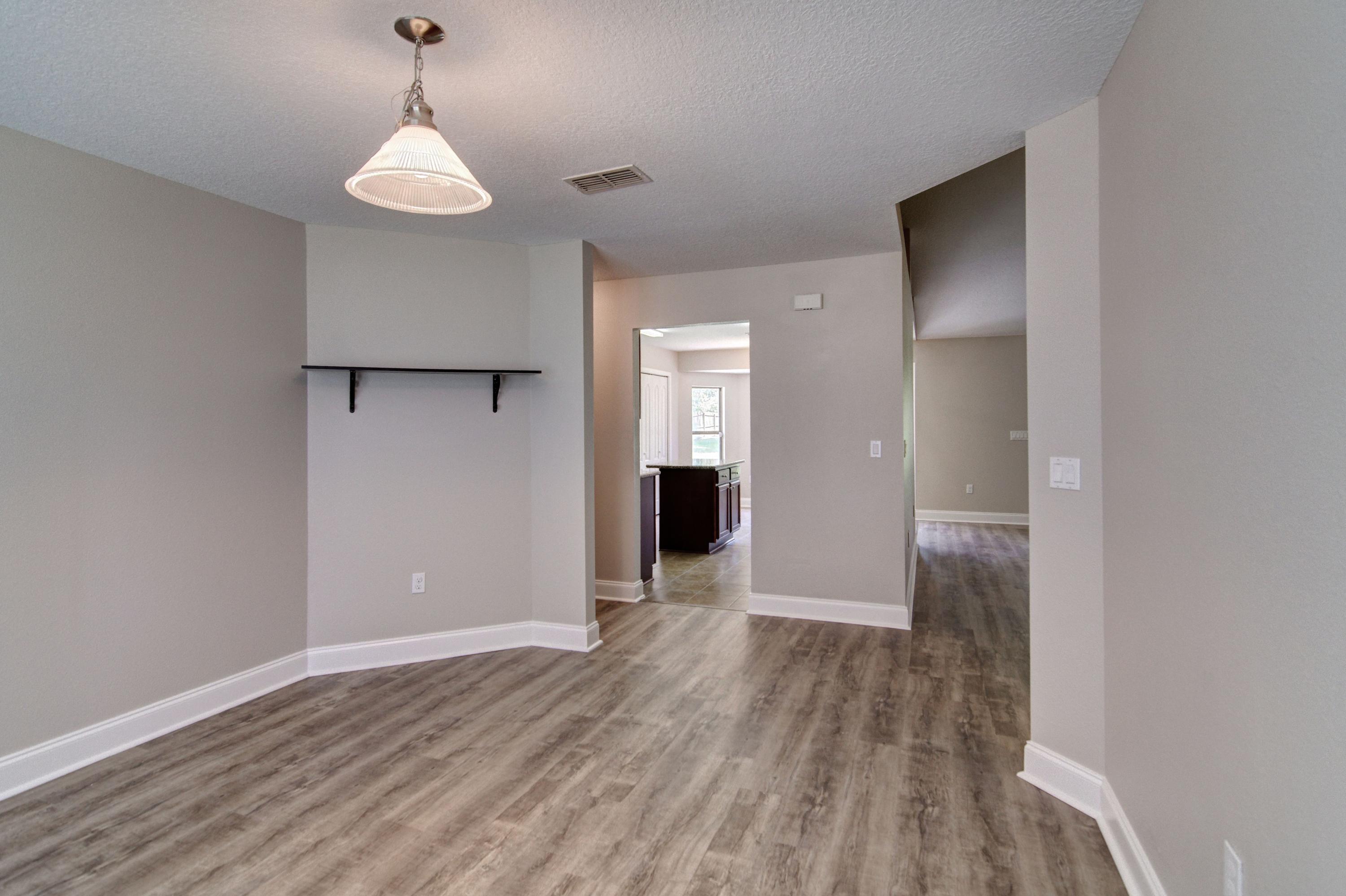 SILVER SPRINGS EST - Residential