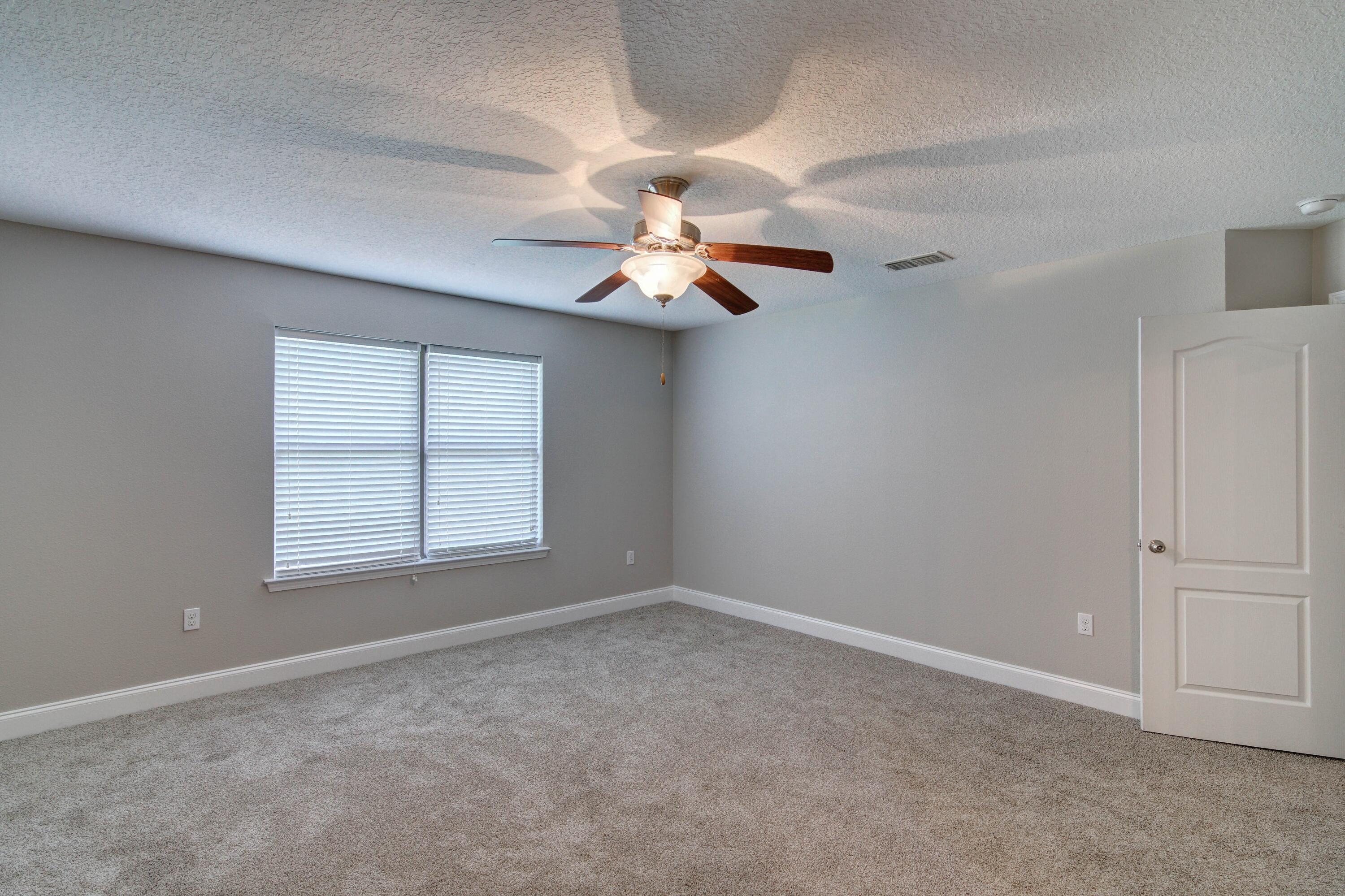 SILVER SPRINGS EST - Residential