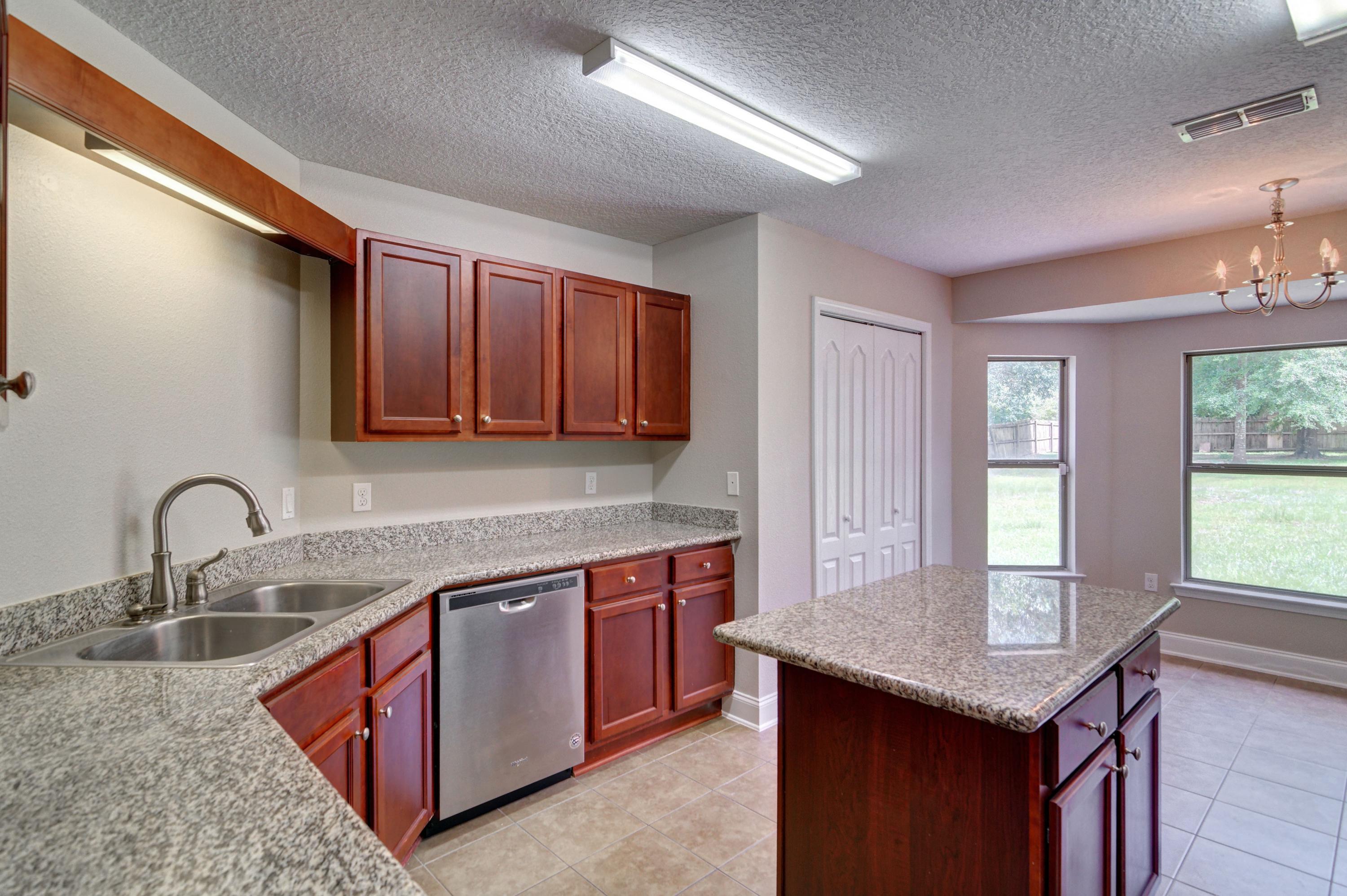 SILVER SPRINGS EST - Residential