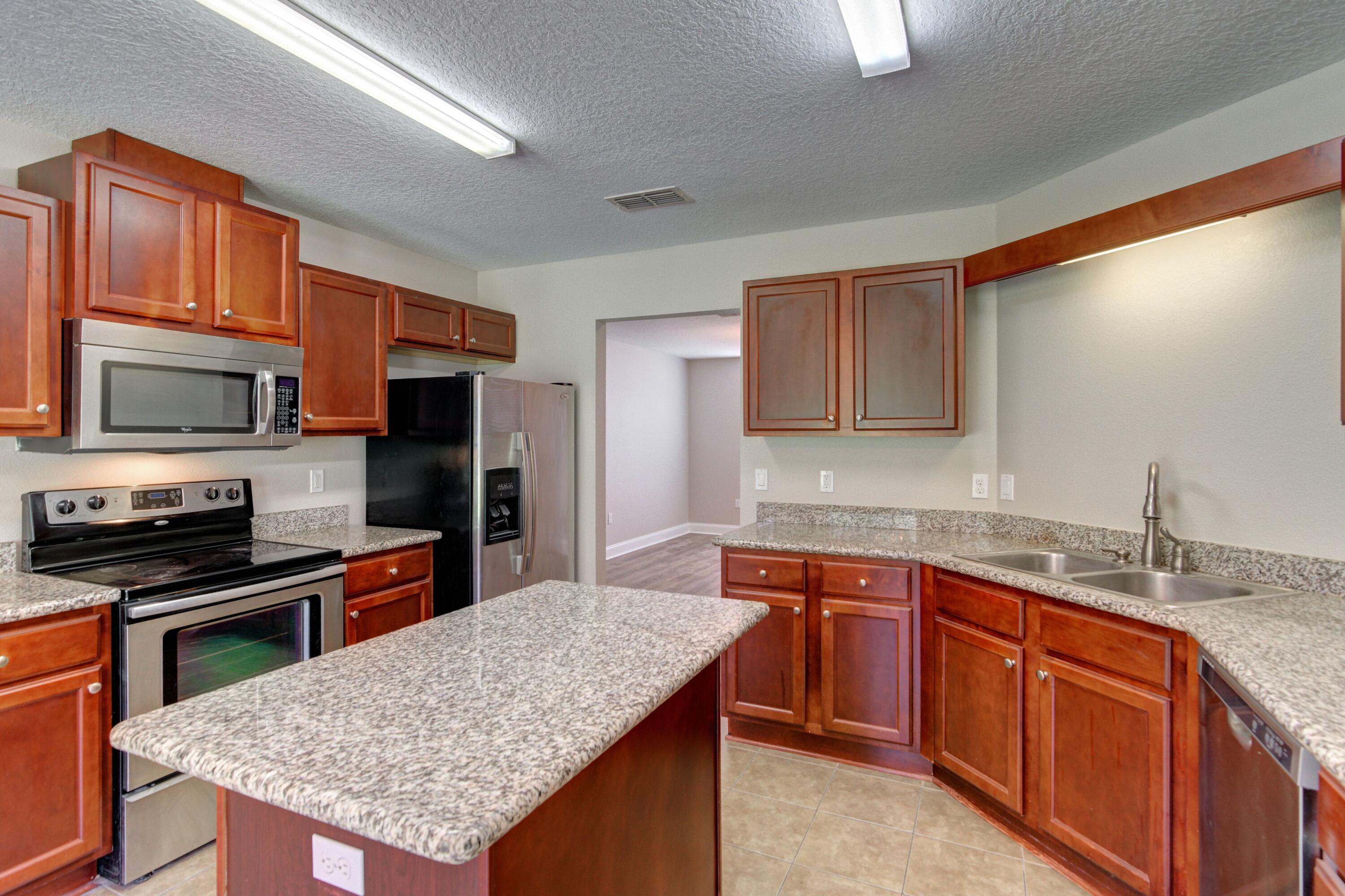 SILVER SPRINGS EST - Residential