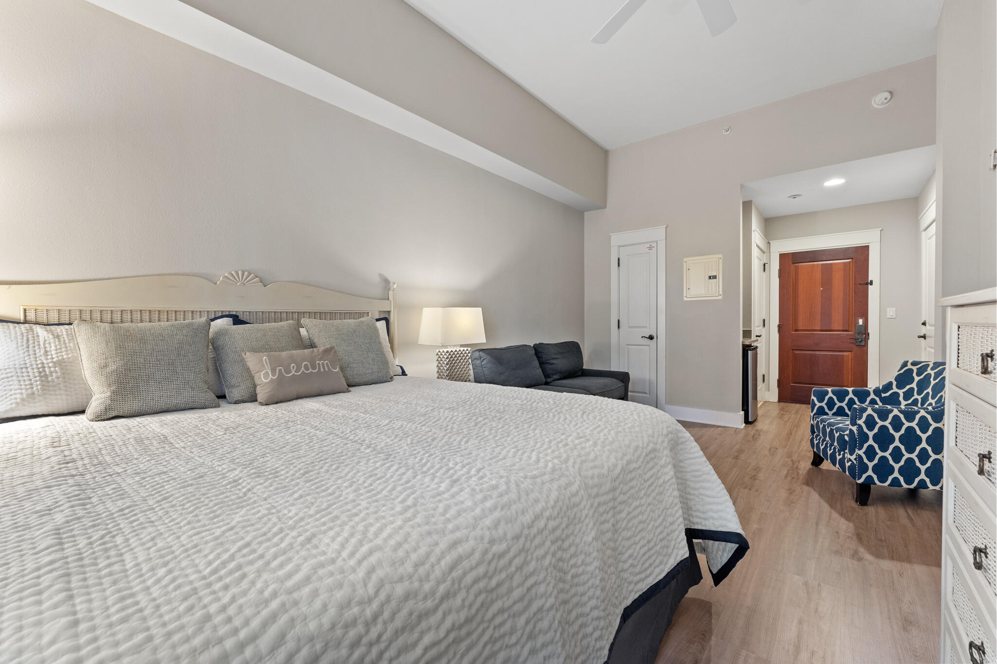 PILOT HOUSE - Residential