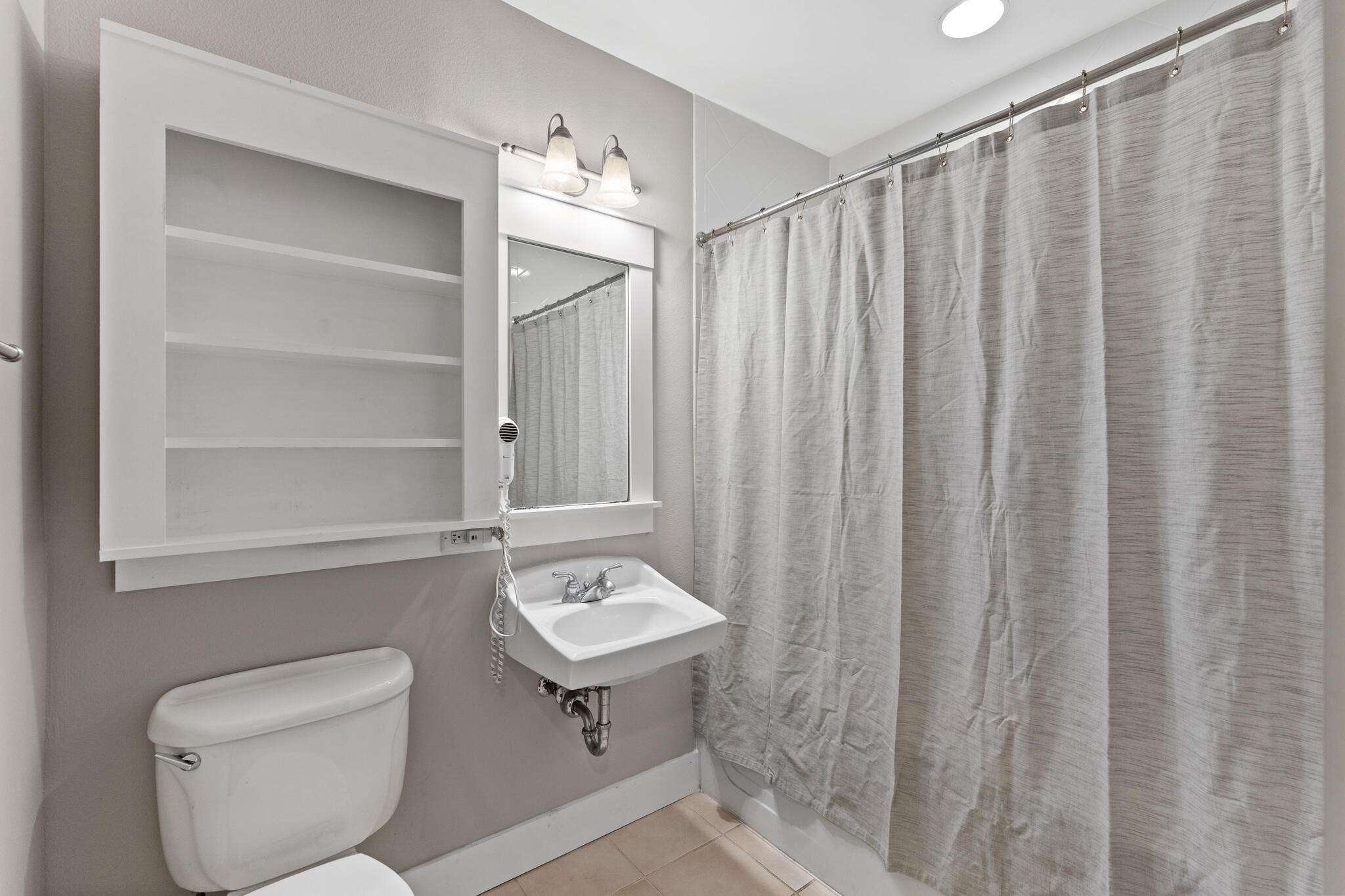 PILOT HOUSE - Residential