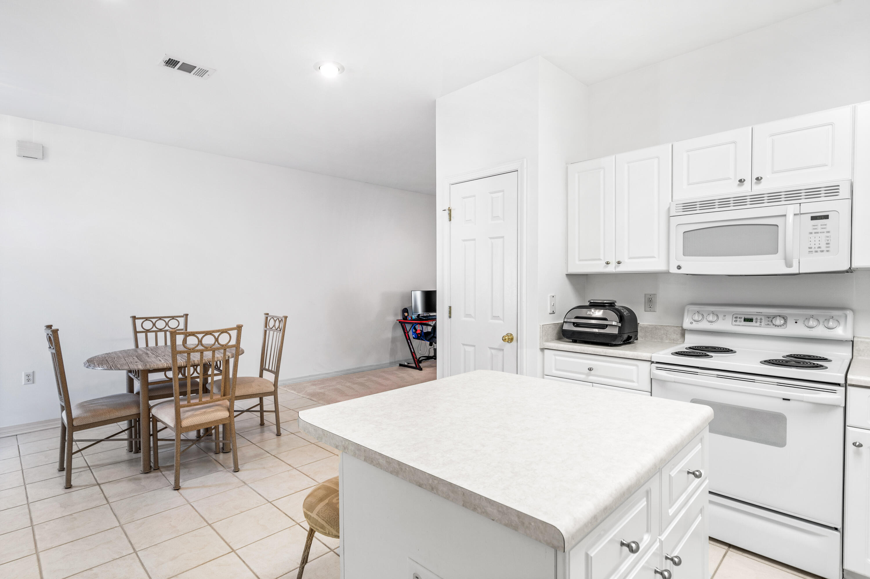 REFLECTIONS AT BLUEWATER BAY T/H - Residential