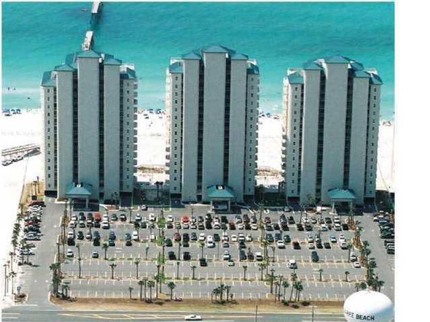 Enjoy the freshness and beauty of this end-unit waterfront unit on Navarre Beach. This unit comes fully furnished (with some exclusions.) Tiled throughout, new granite counter tops in the kitchen, and a master bedroom and living area that open to a balcony view! The balcony wraps around on one side of this unit allowing views of the Gulf and the Sound.The master bath has a double vanity with standalone shower and a separate bathtub!Amenities of the Inn at Summerwind include a gulf-front pool and hot tub, an exercise room overlooking the Gulf, and a grilling/picnic area.