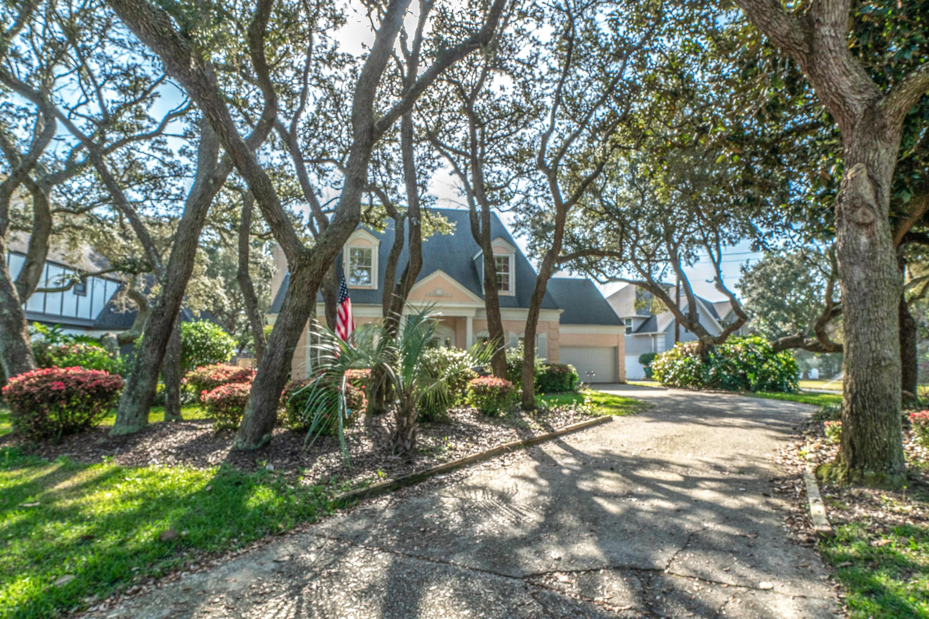 LAKE LORRAINE GARDENS - Residential