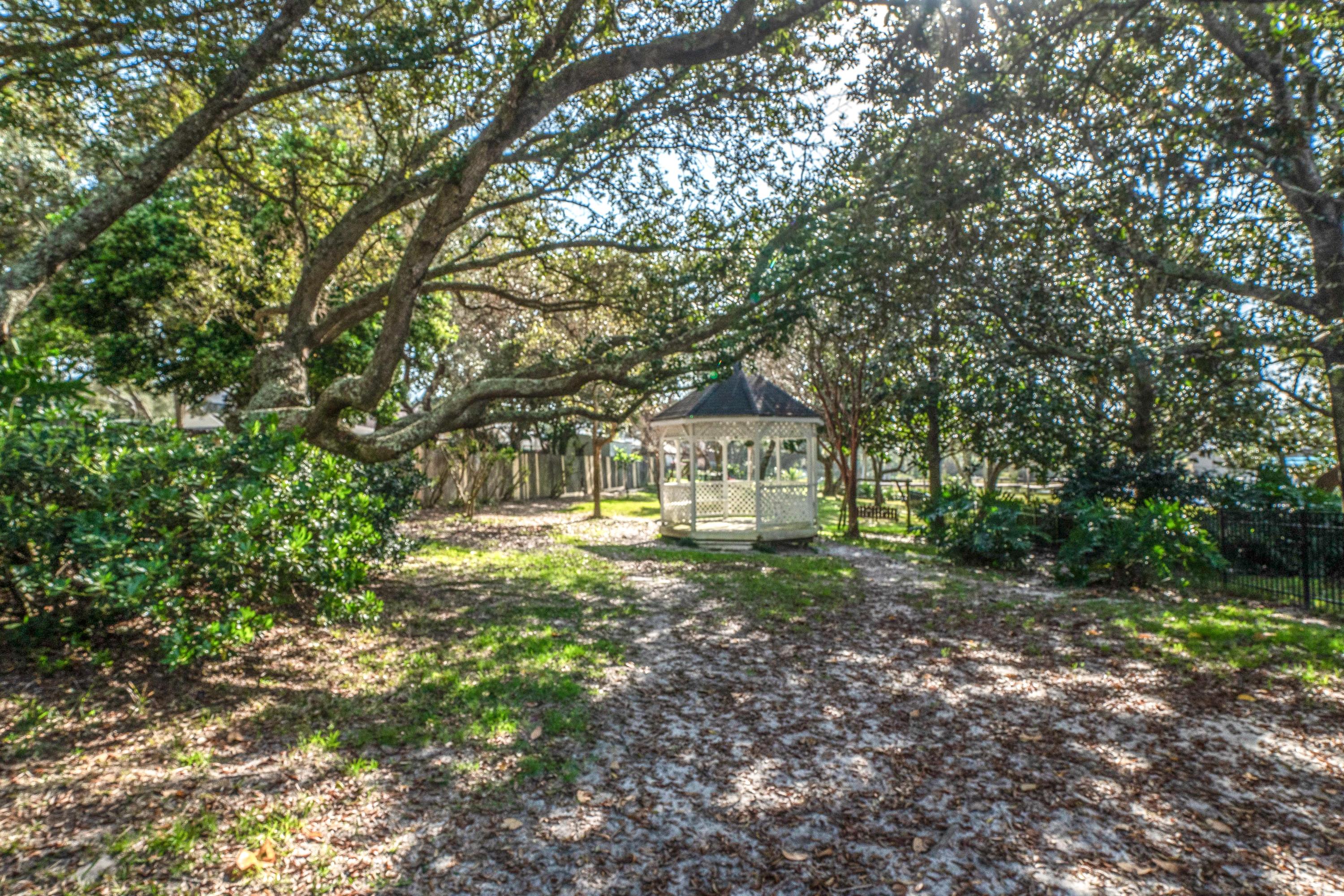 LAKE LORRAINE GARDENS - Residential