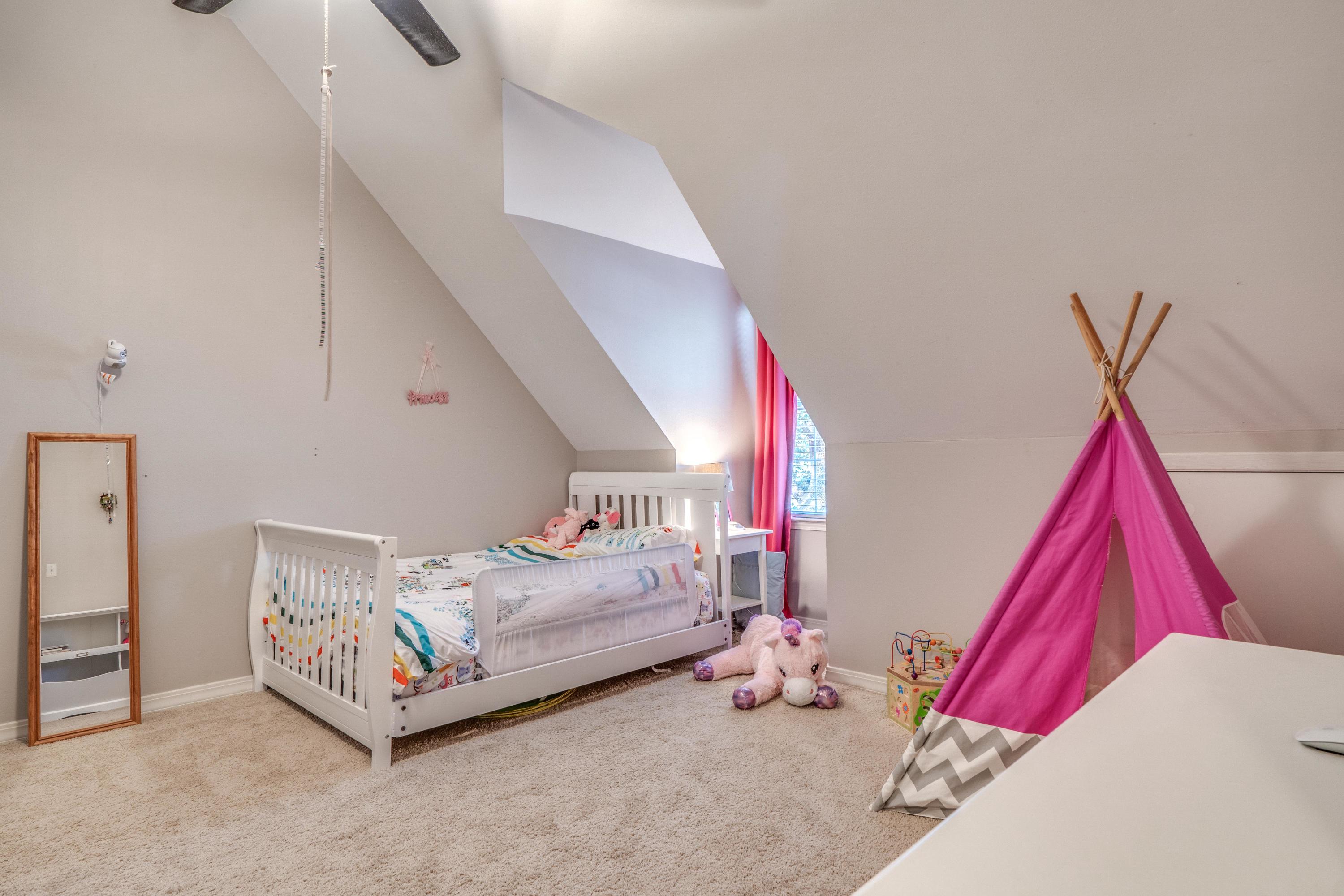 LAKE LORRAINE GARDENS - Residential