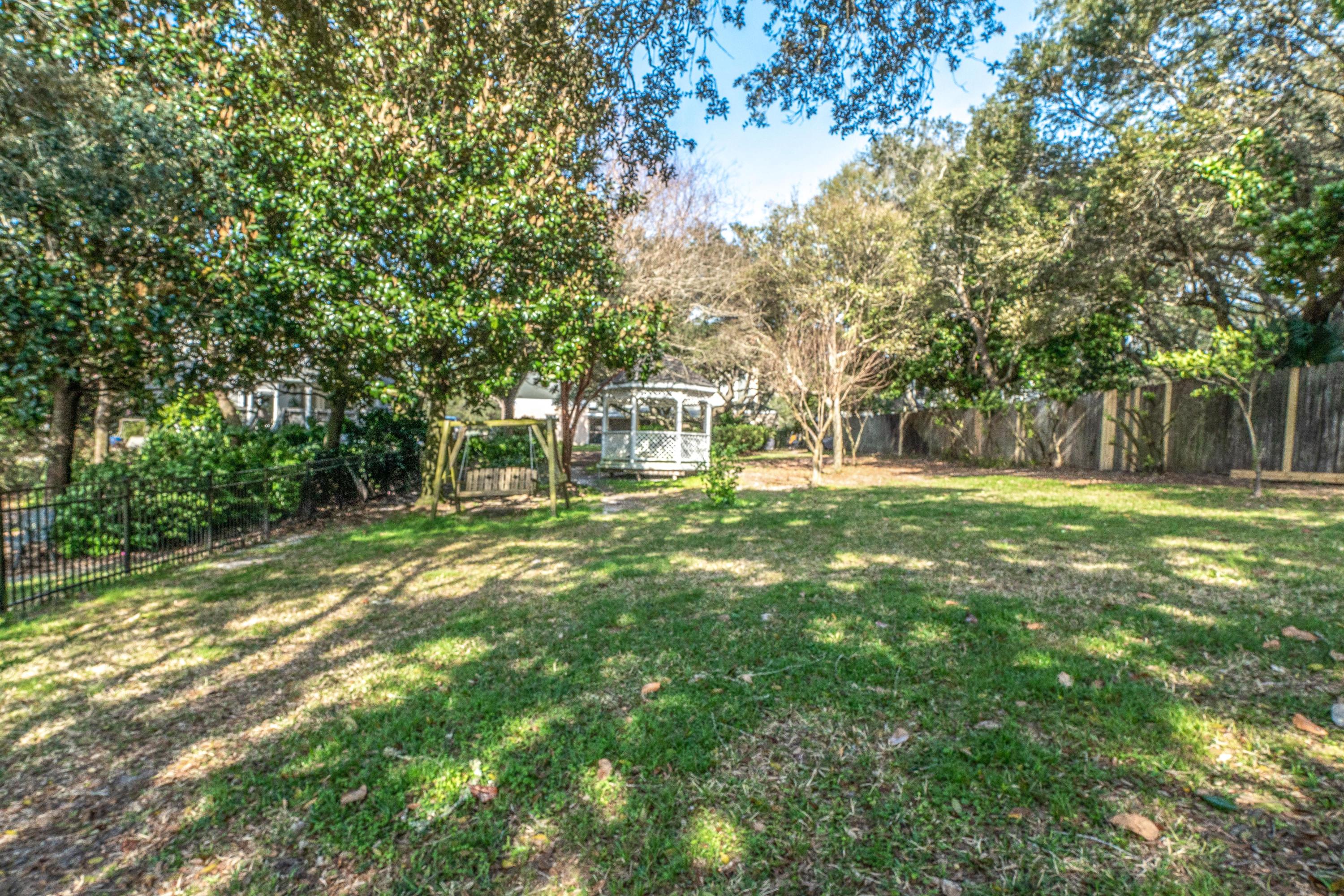 LAKE LORRAINE GARDENS - Residential