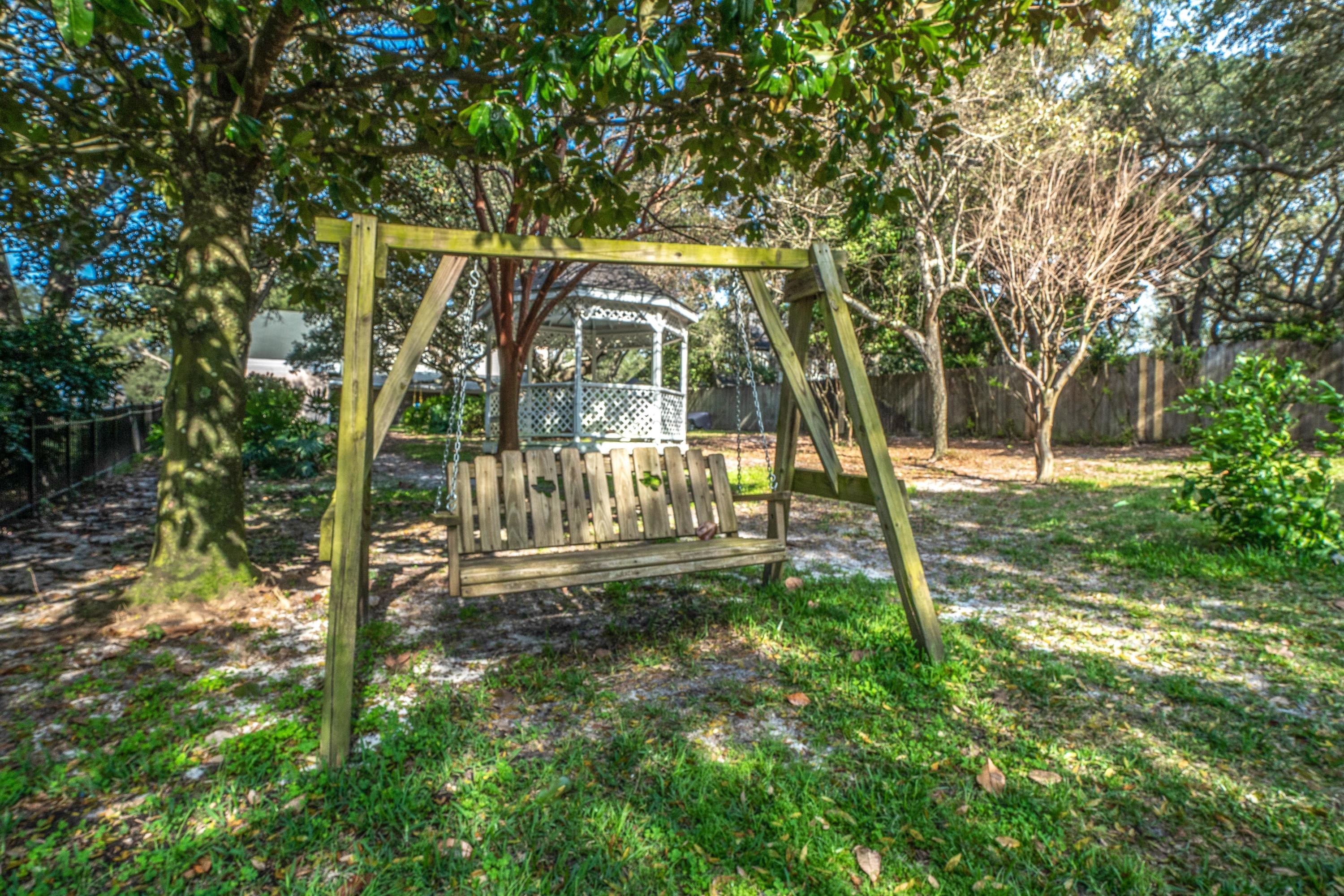 LAKE LORRAINE GARDENS - Residential