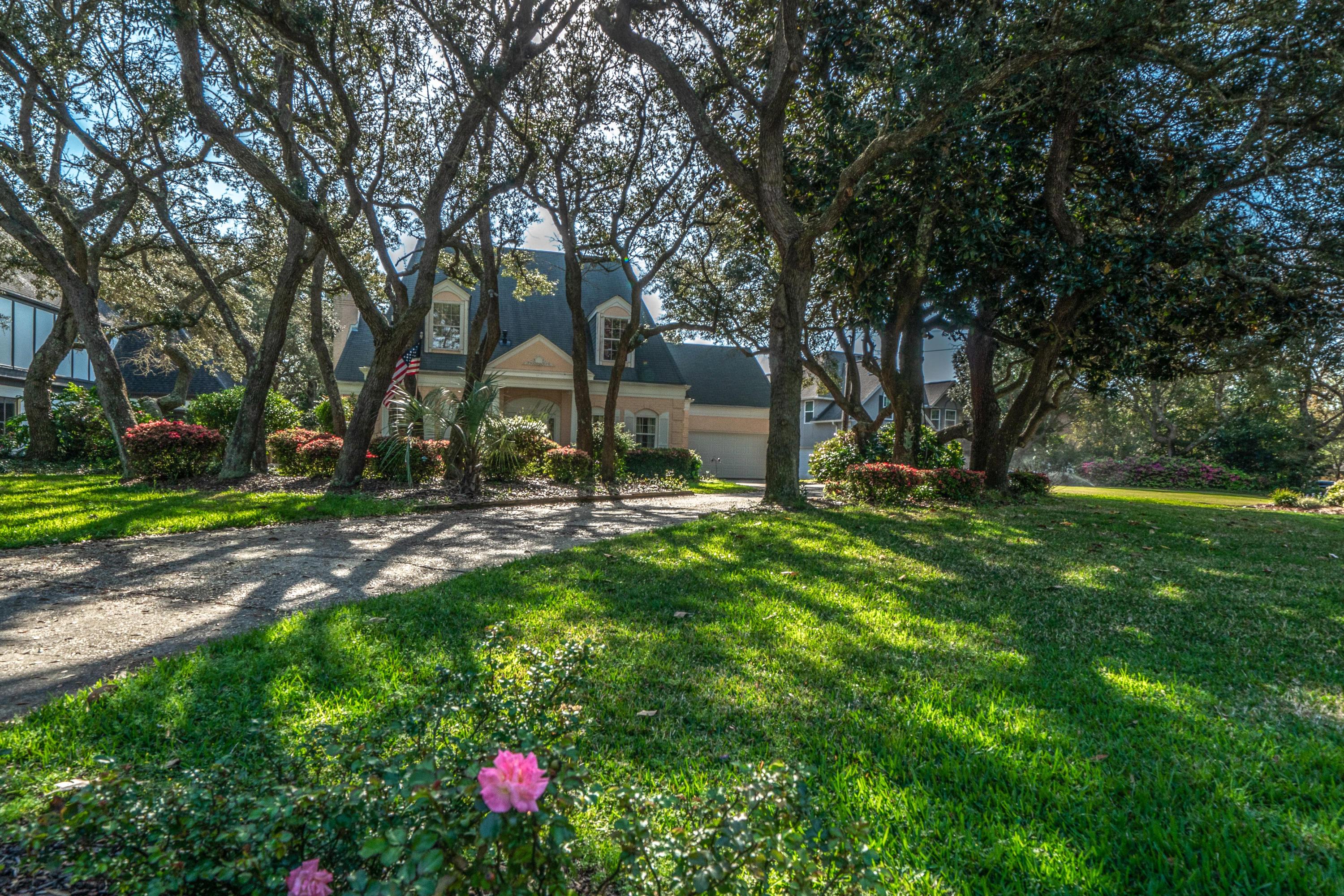 LAKE LORRAINE GARDENS - Residential