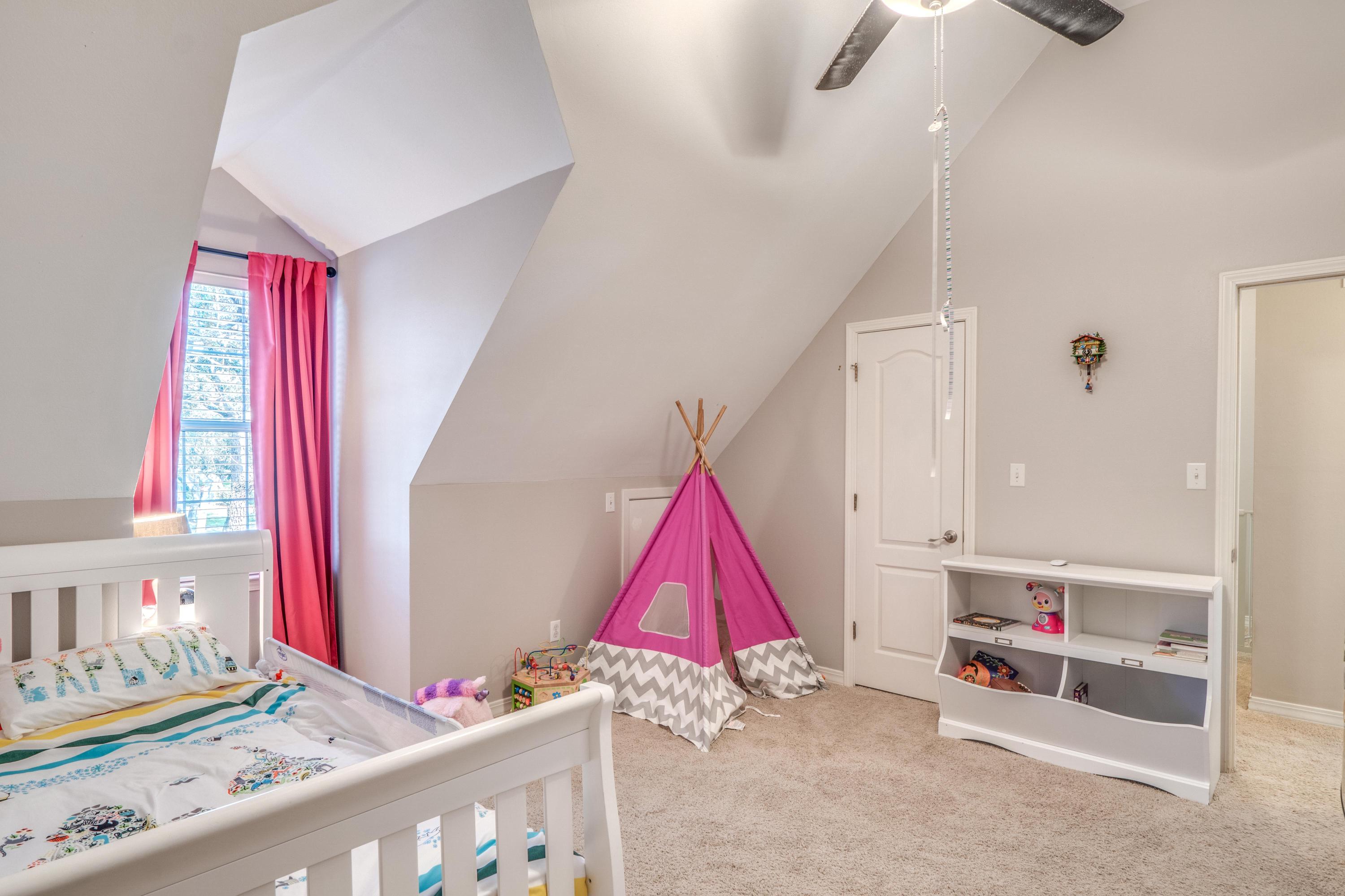 LAKE LORRAINE GARDENS - Residential