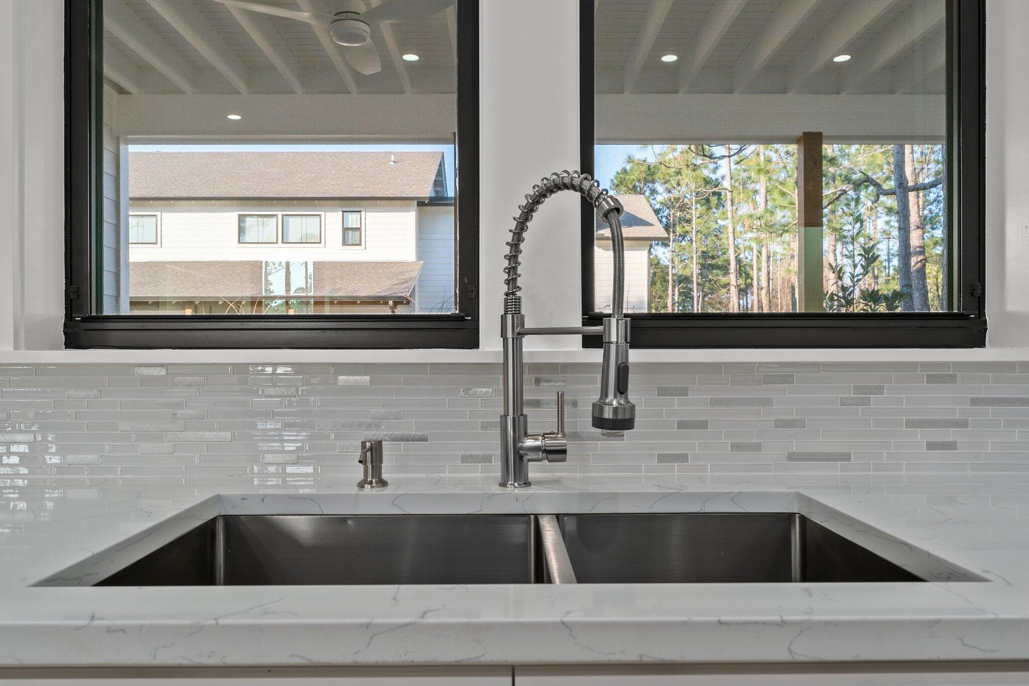 EXCLUSIVE BEACH - Residential