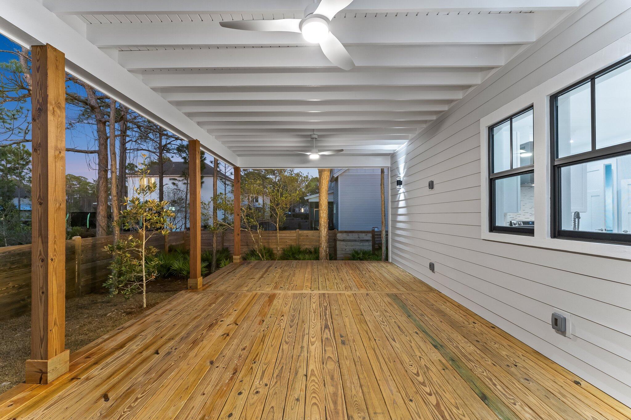 EXCLUSIVE BEACH - Residential