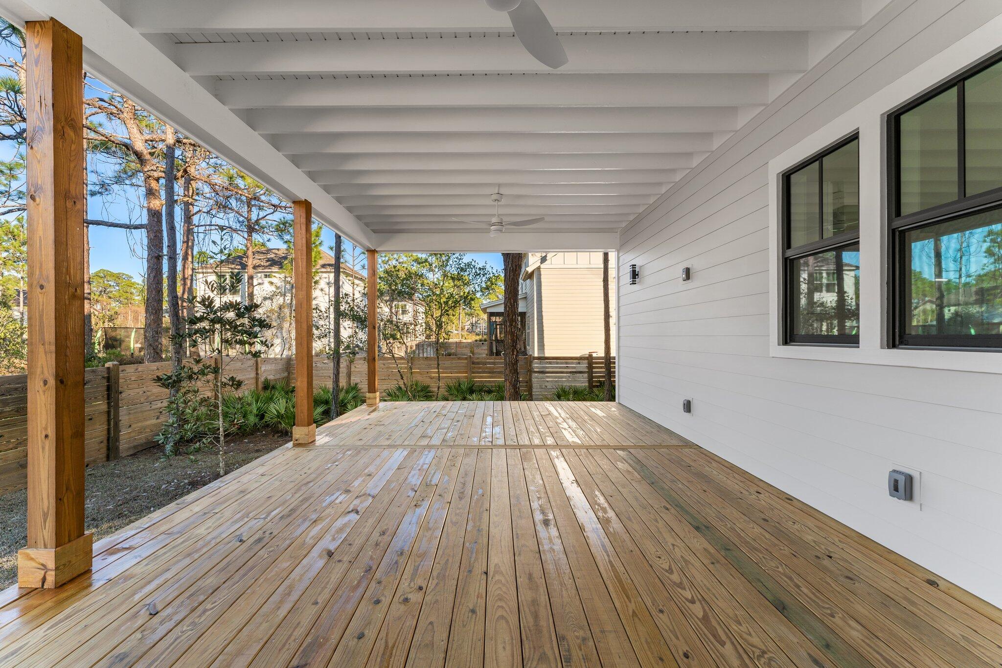 EXCLUSIVE BEACH - Residential