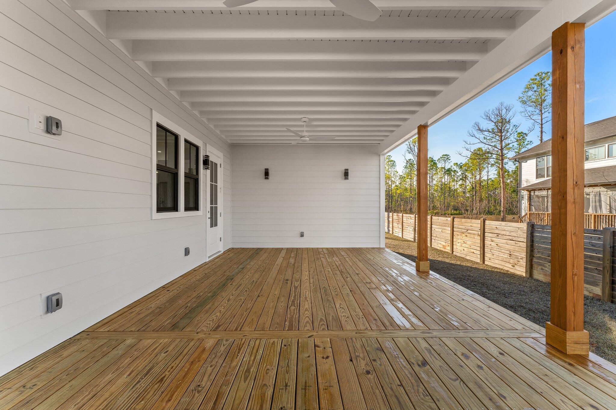 EXCLUSIVE BEACH - Residential