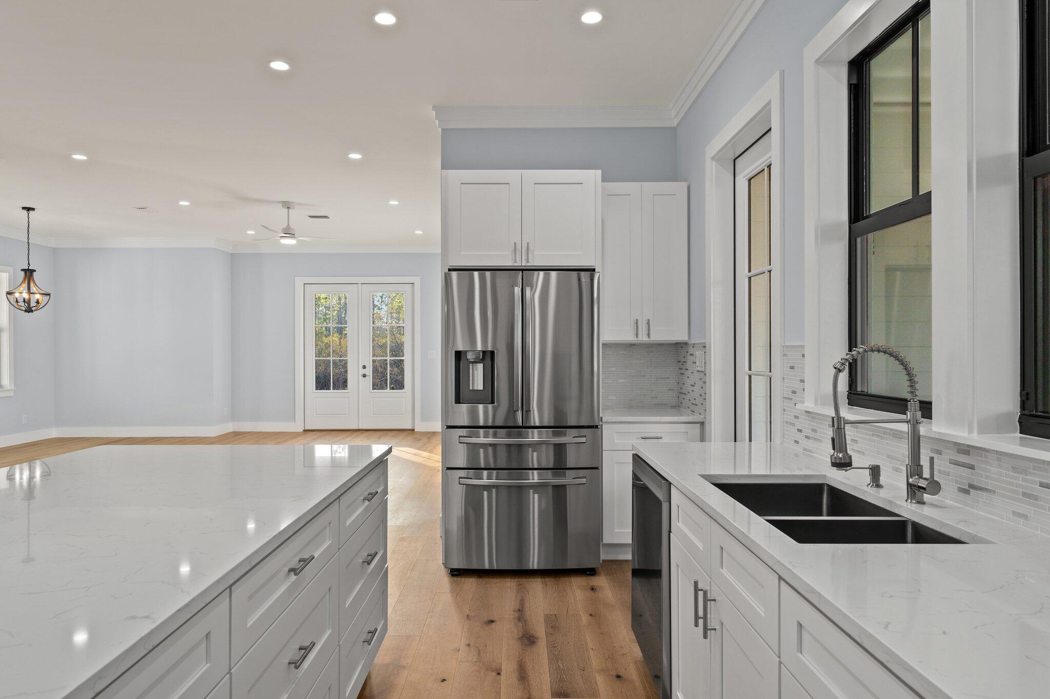 EXCLUSIVE BEACH - Residential