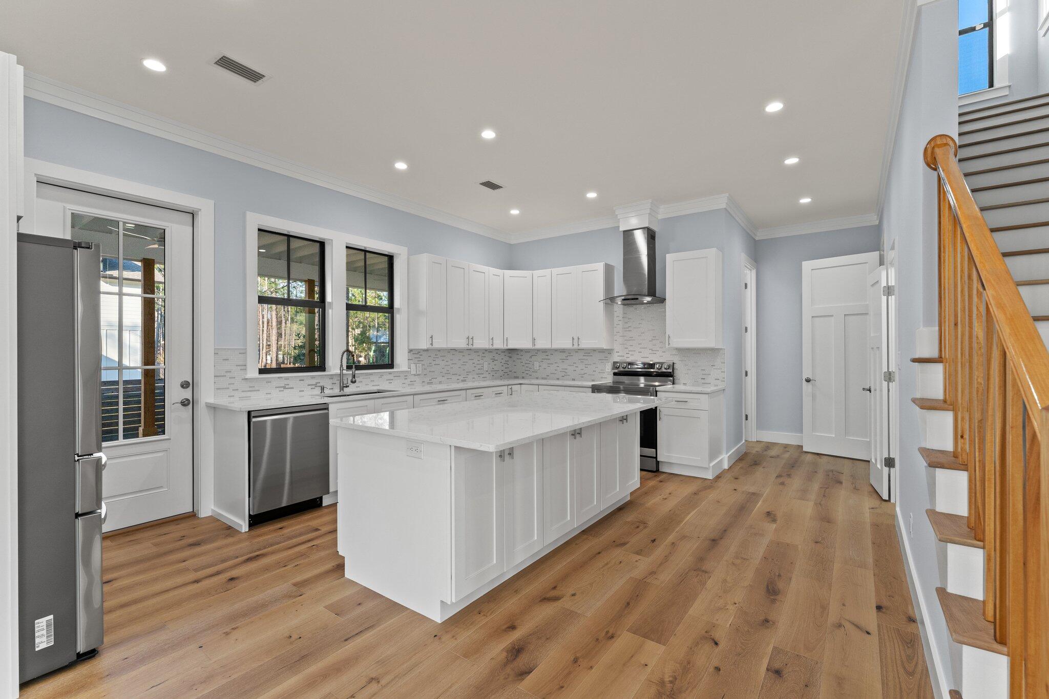 EXCLUSIVE BEACH - Residential