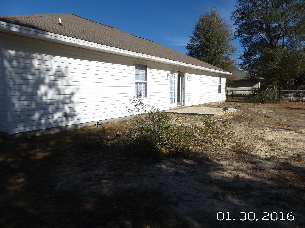 TRIPLE LAKES ESTATES - Residential Lease