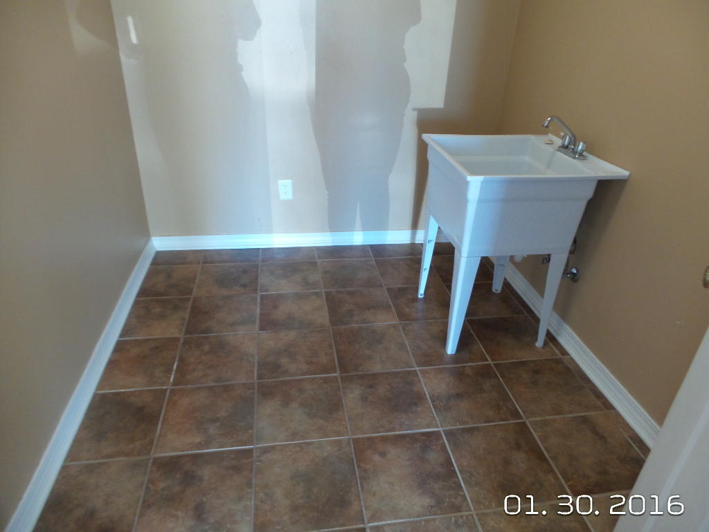 TRIPLE LAKES ESTATES - Residential Lease