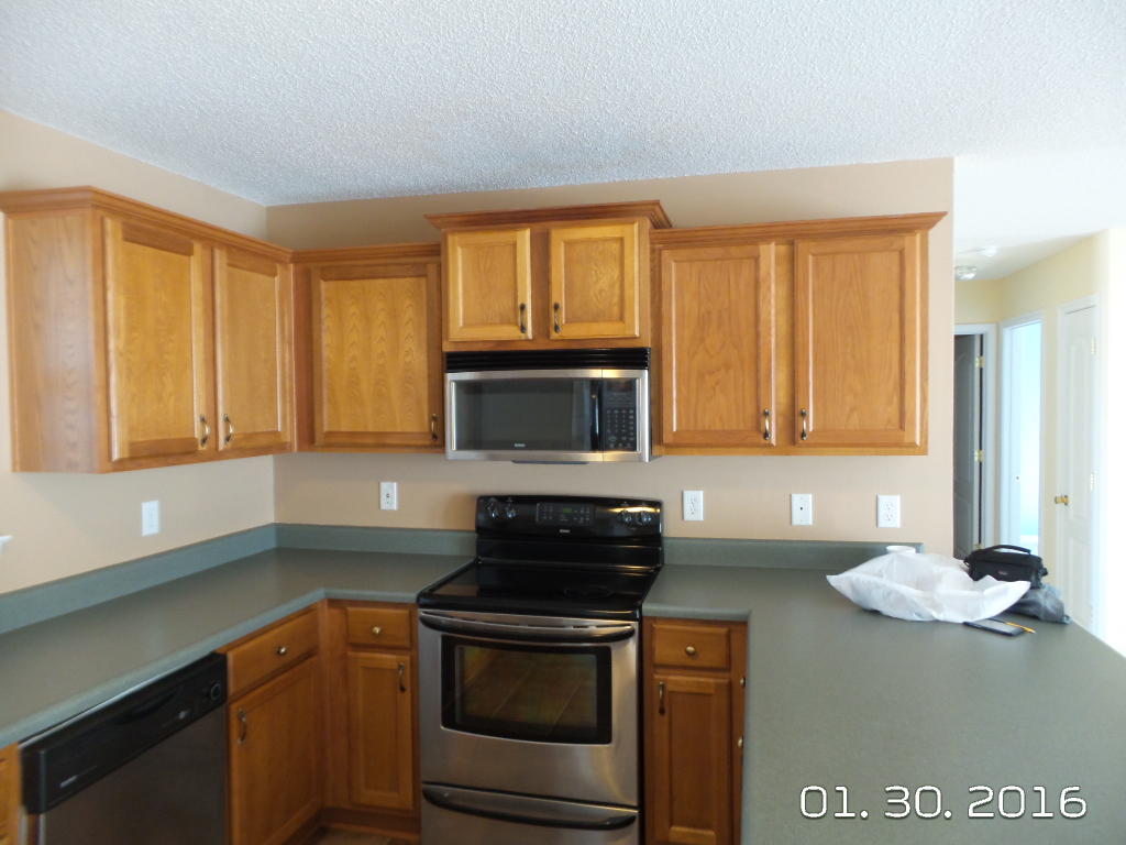 TRIPLE LAKES ESTATES - Residential Lease