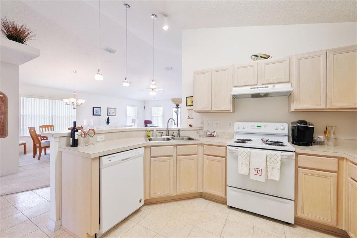 PARADISE RETREAT - Residential