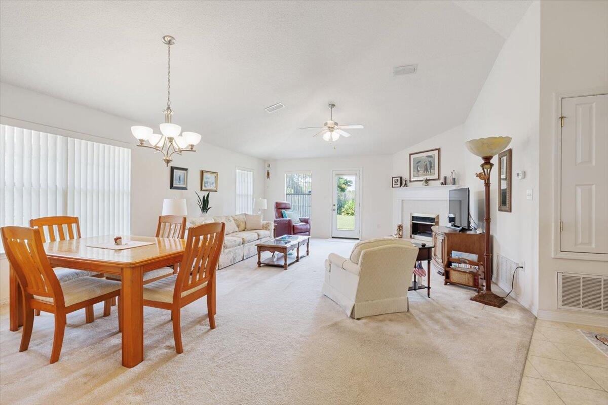 PARADISE RETREAT - Residential