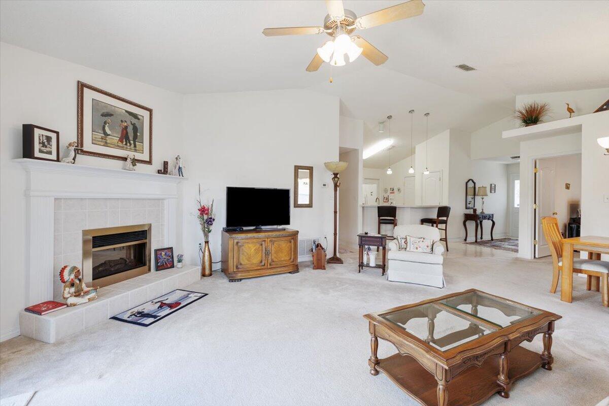 PARADISE RETREAT - Residential