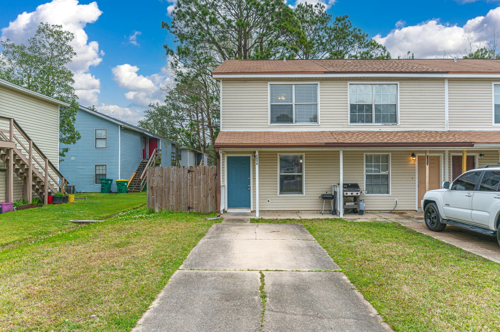 Step right up and into your new home! This adorable 2 bedroom, 1.5 bathroom END UNIT townhome in the heart of Fort Walton Beach is calling you home! The spacious bedrooms are both upstairs for maximum peace. Downstairs, you will find a comfortable eat-in kitchen. The inside laundry is right off of the kitchen for your convenience. The backyard is fully fenced and includes a storage unit! Call for your appointment today!