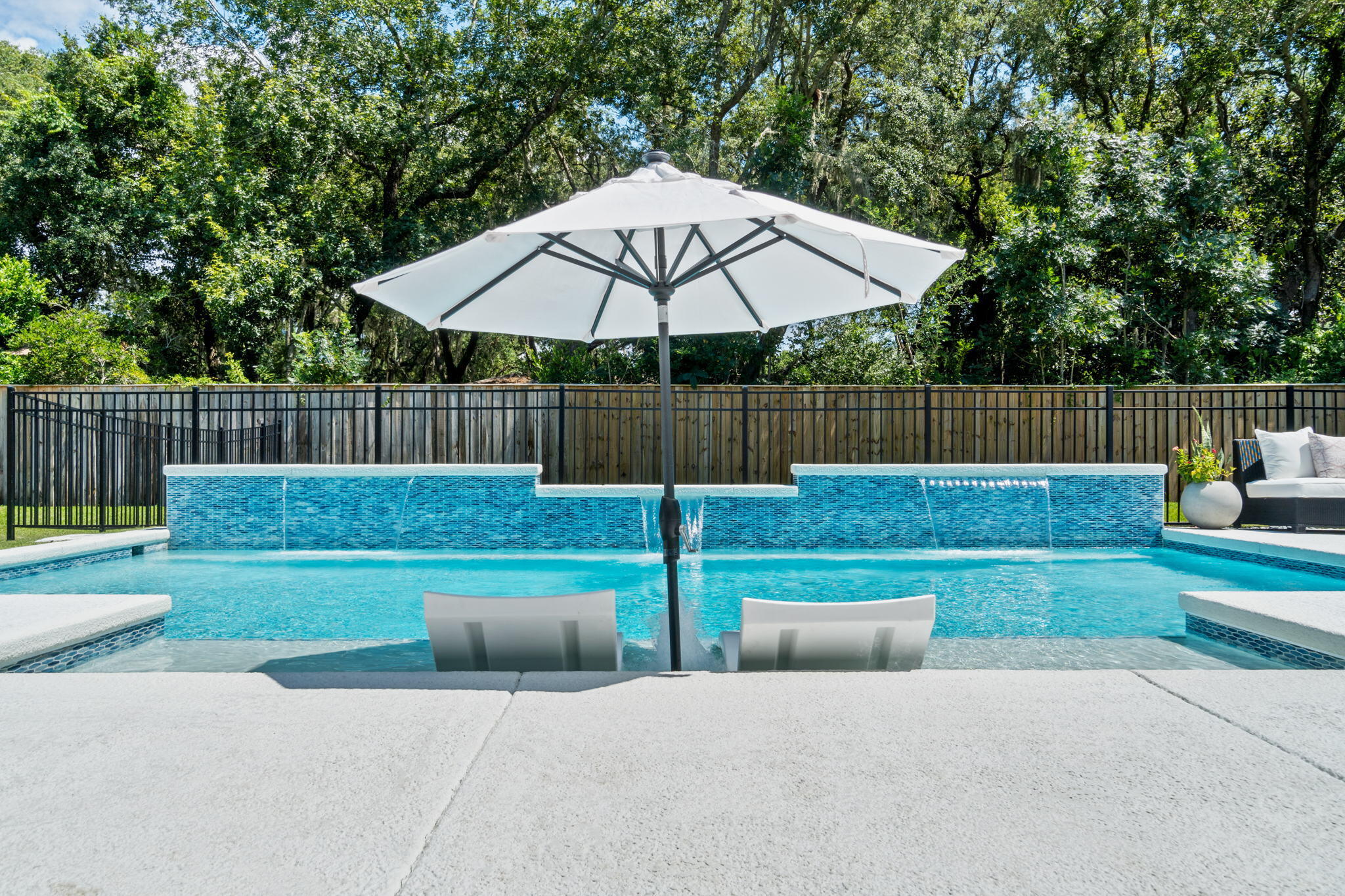 WOODLAND SHORES - Residential