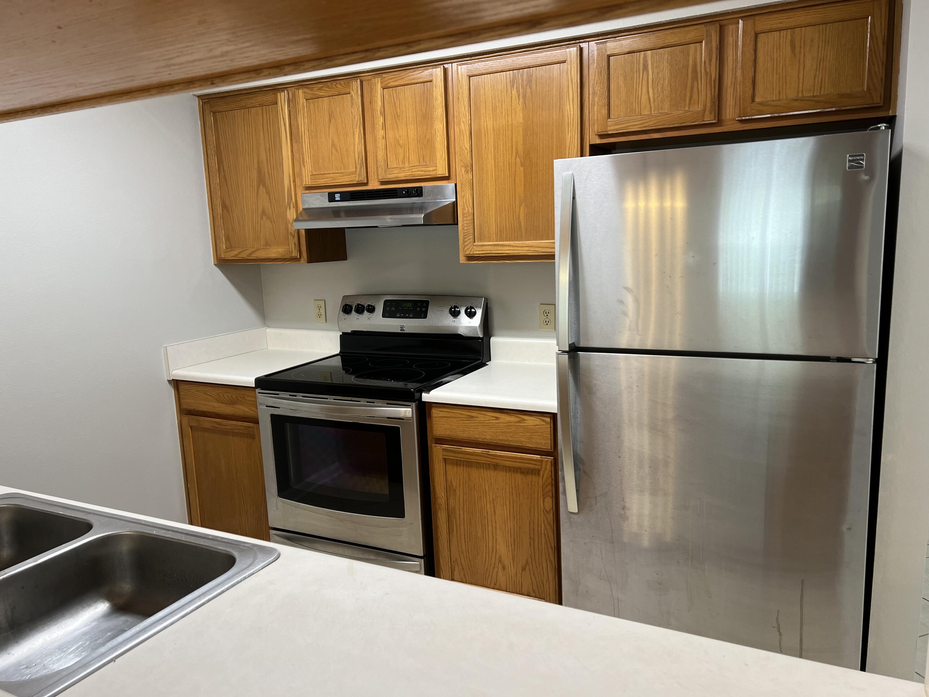 POINTE OF VIEW CONDO - Residential Lease