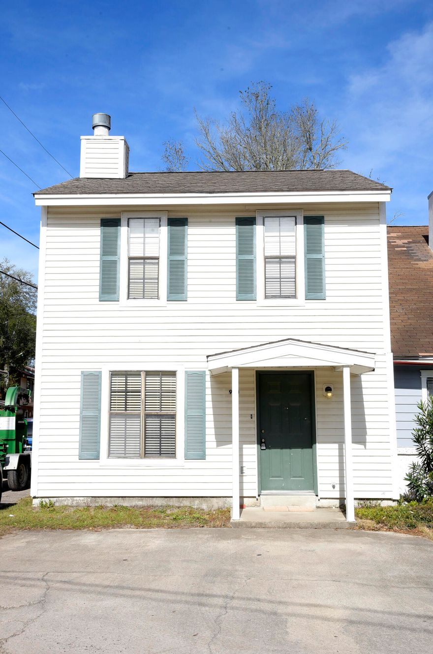 Great location convenient to Eglin AFB, Hurlburt Field and shopping. This 3/2 unit features stainless appliances (refrigerator & ice maker not warranted), wood burning fireplace & upstairs bedrooms. Sorry NO pets & NO Smoking allowed! Any person 18 years old or older must apply separately. Tenants required to carry renter's liability insurance while occupying the home.