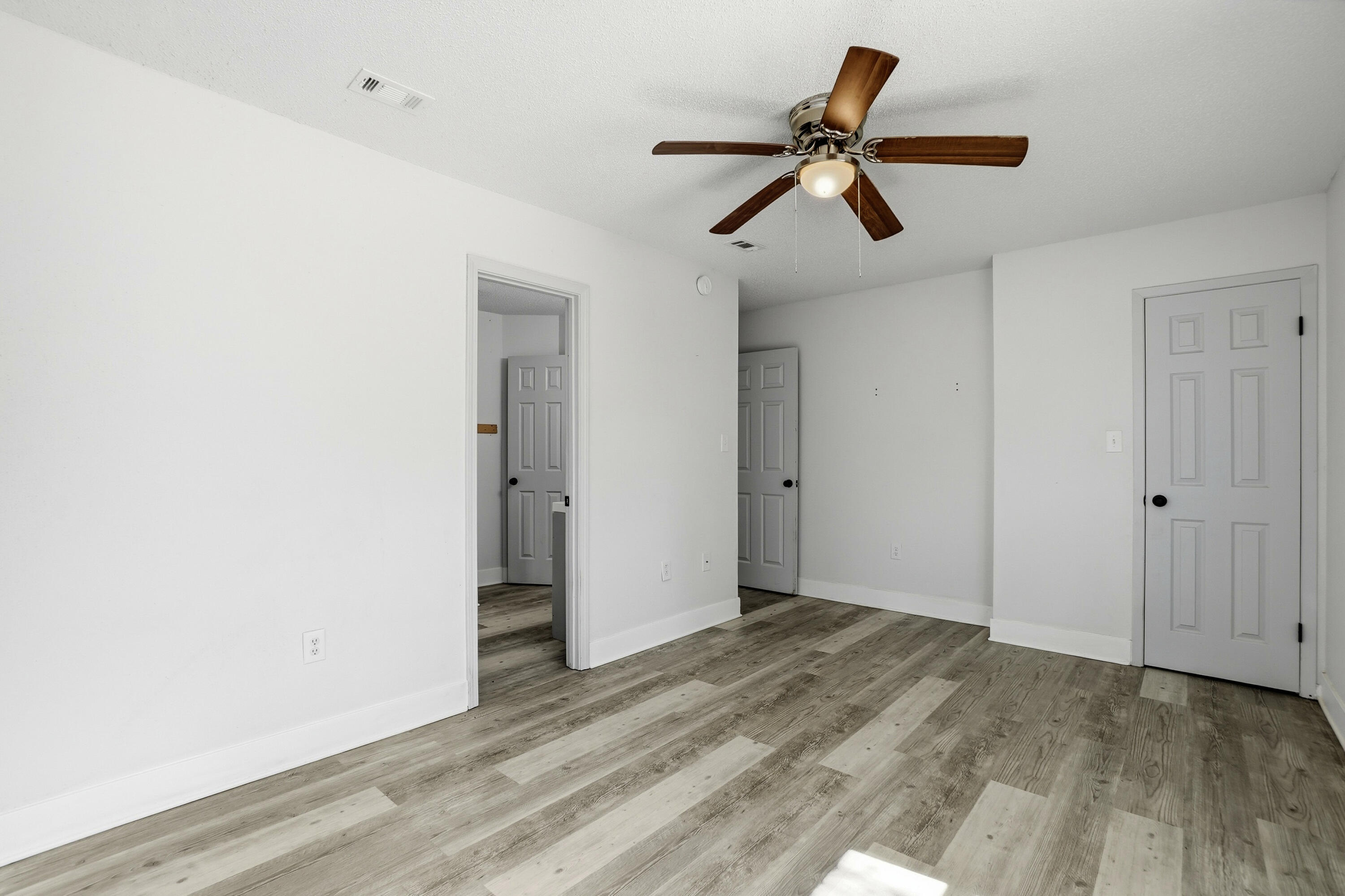 PEPPERTREE T/H - Residential