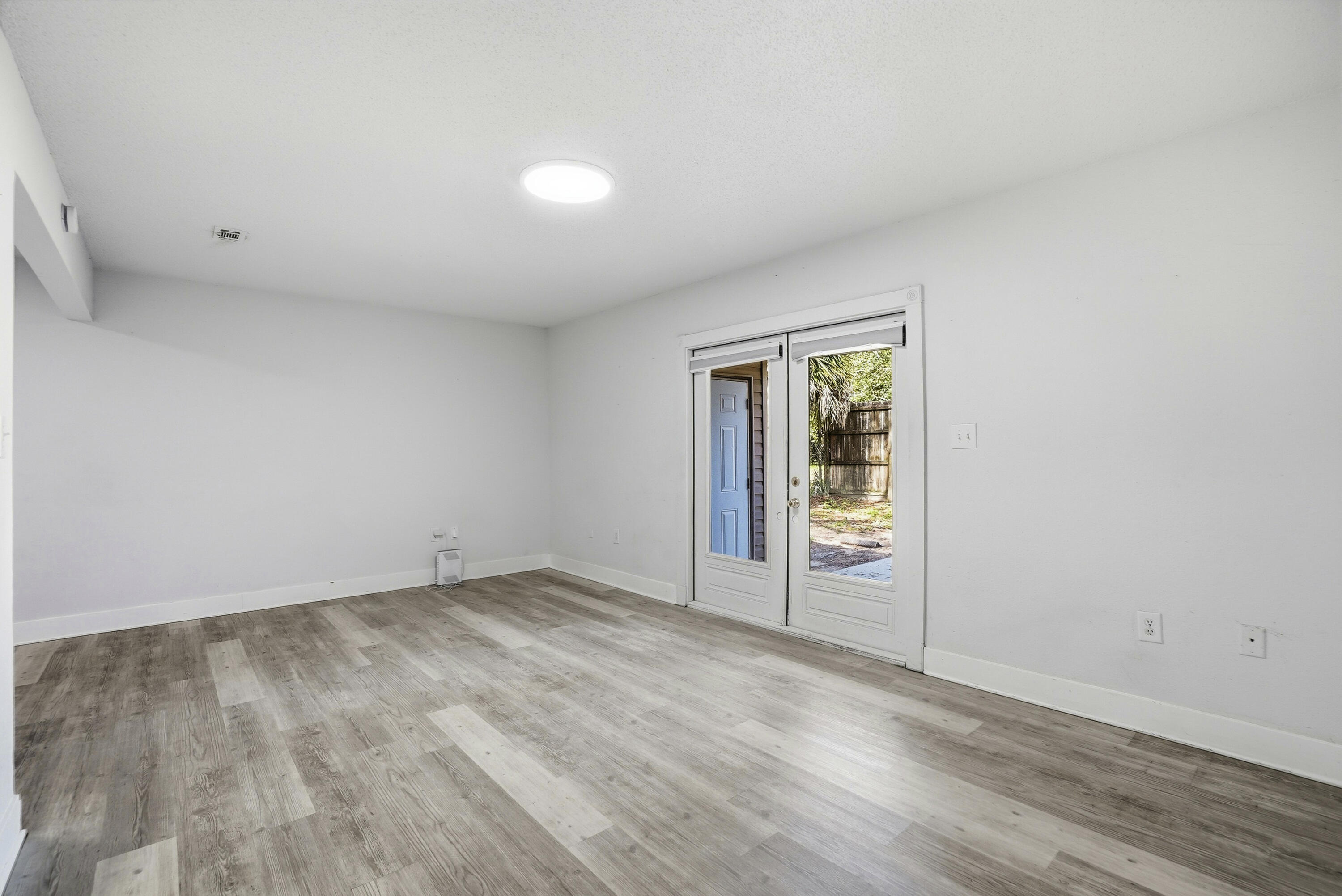 PEPPERTREE T/H - Residential