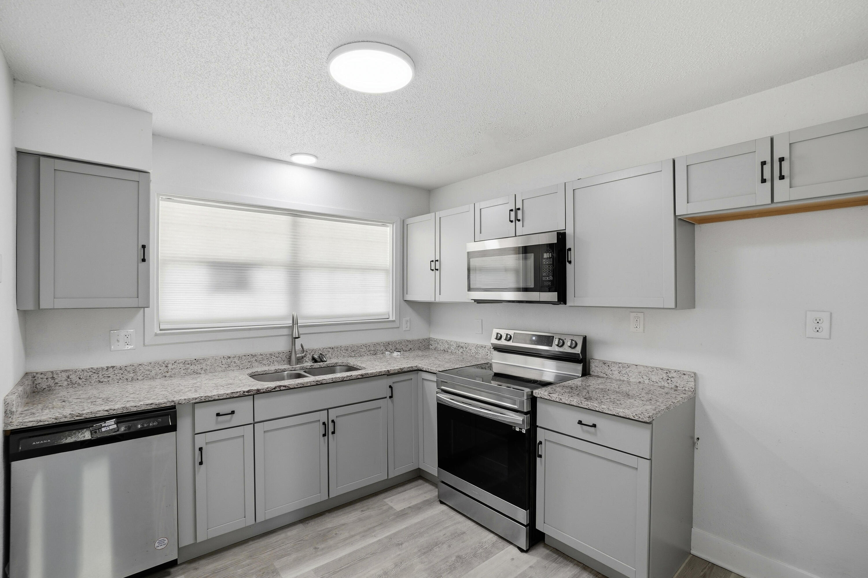 PEPPERTREE T/H - Residential