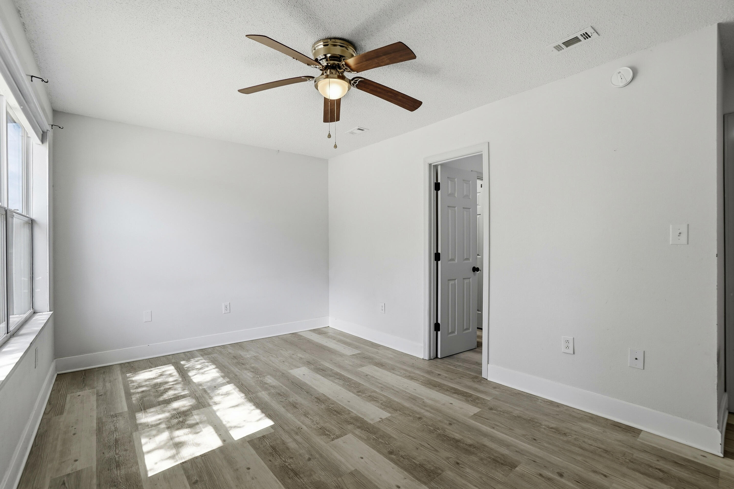 PEPPERTREE T/H - Residential