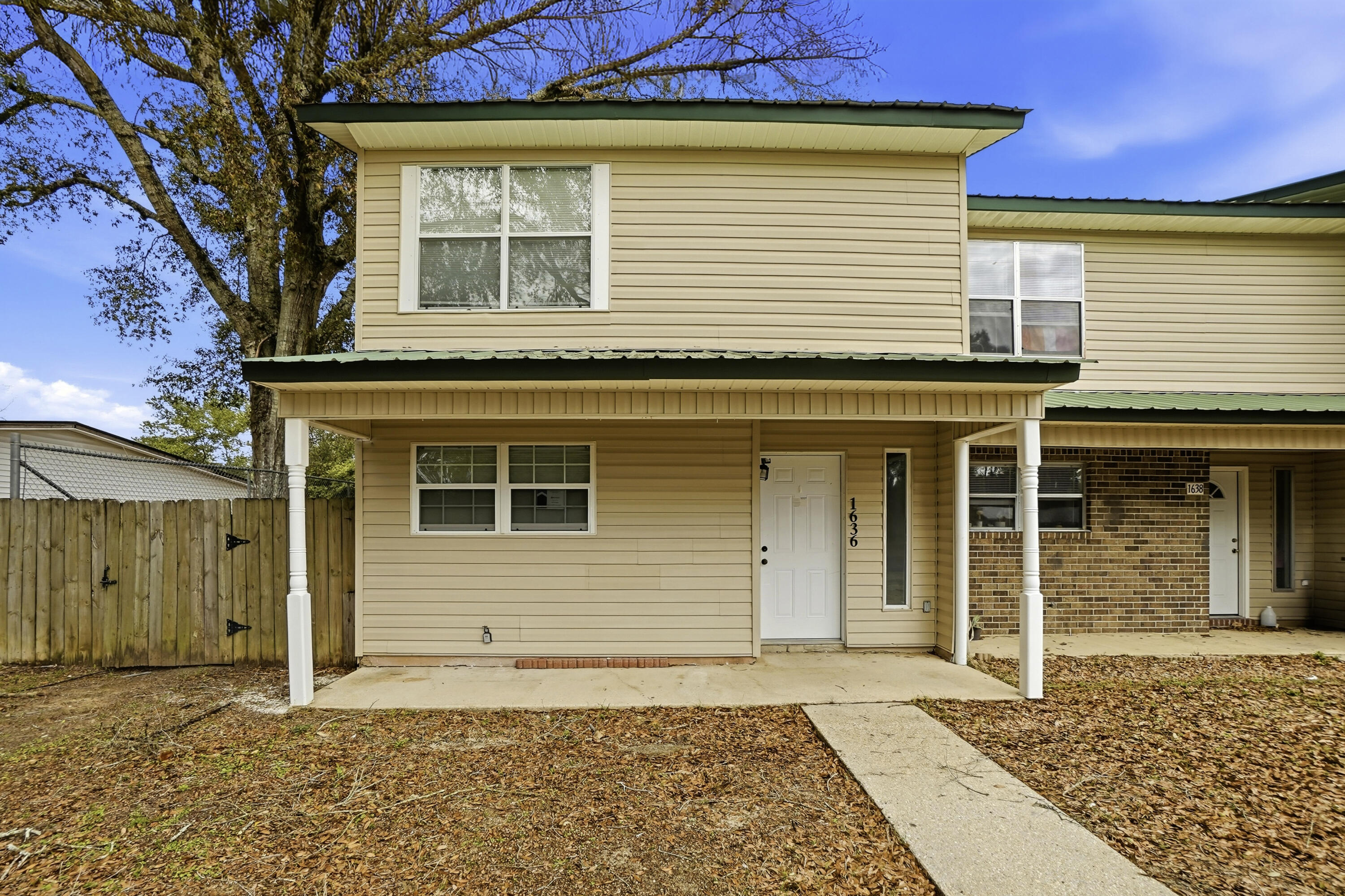 PEPPERTREE T/H - Residential