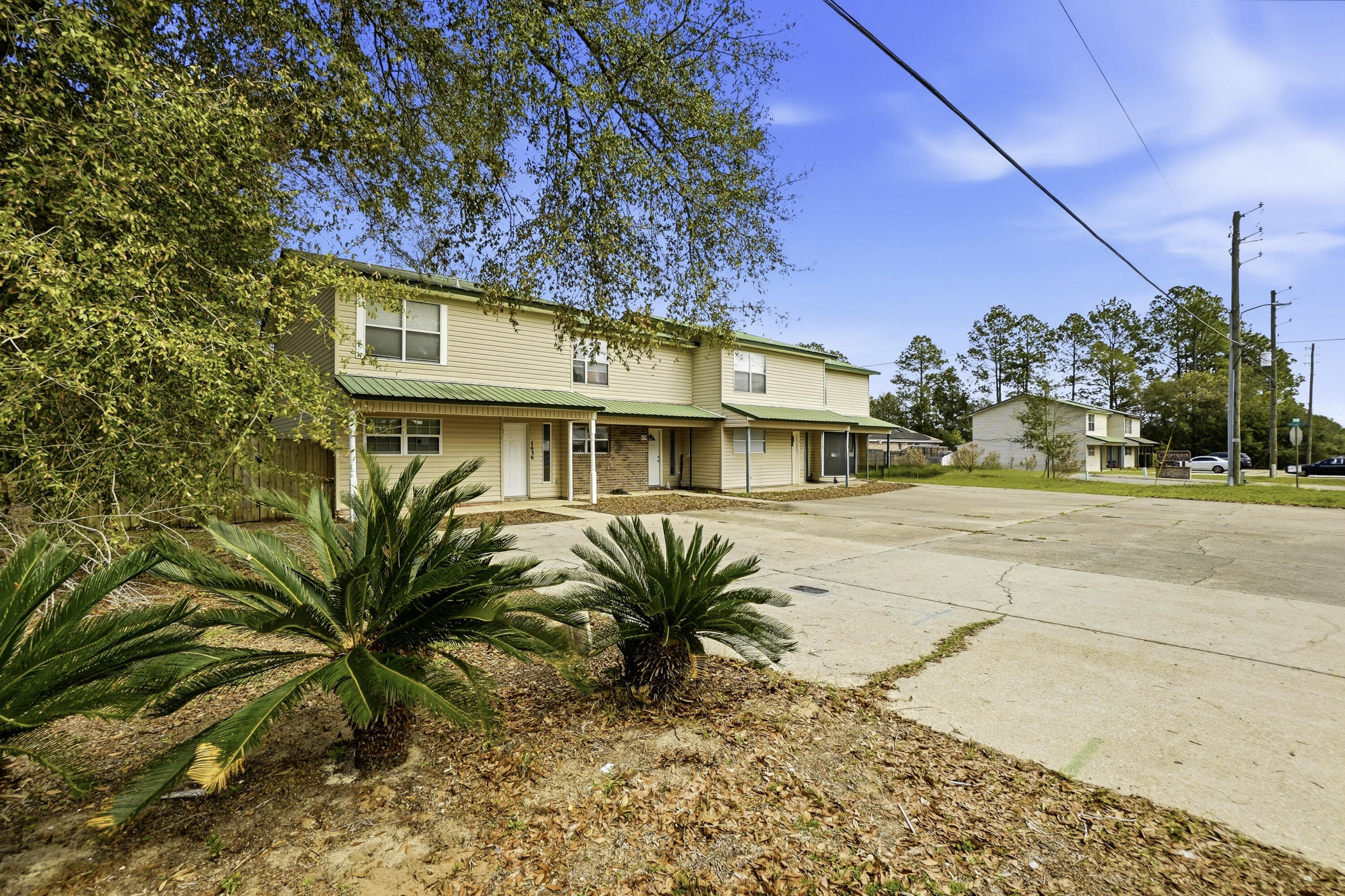 PEPPERTREE T/H - Residential